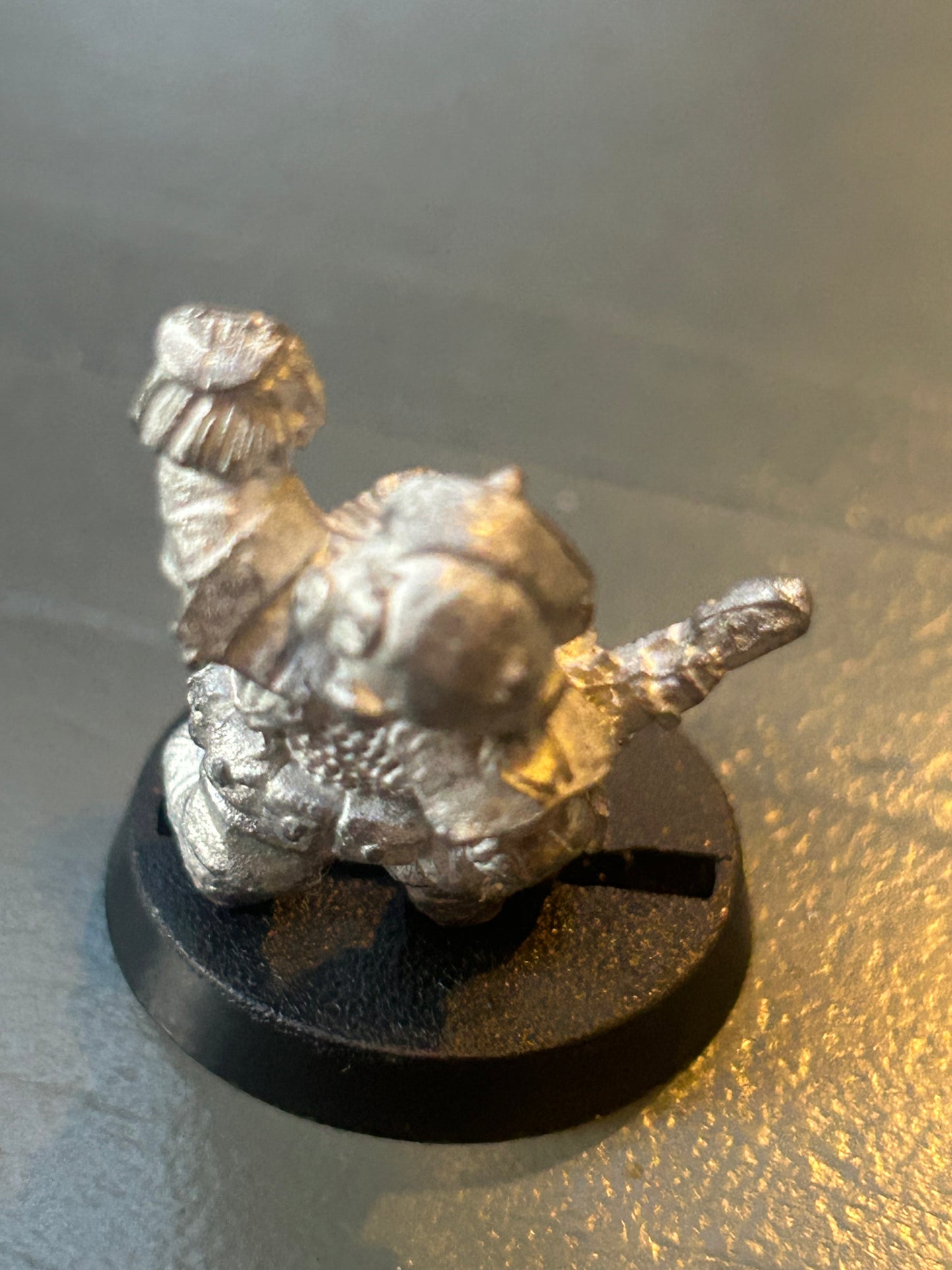 Rogue Trader Squat Hughes Phalanx Standard Bearer 071010/22B 4201-11 (missing tip of standard)