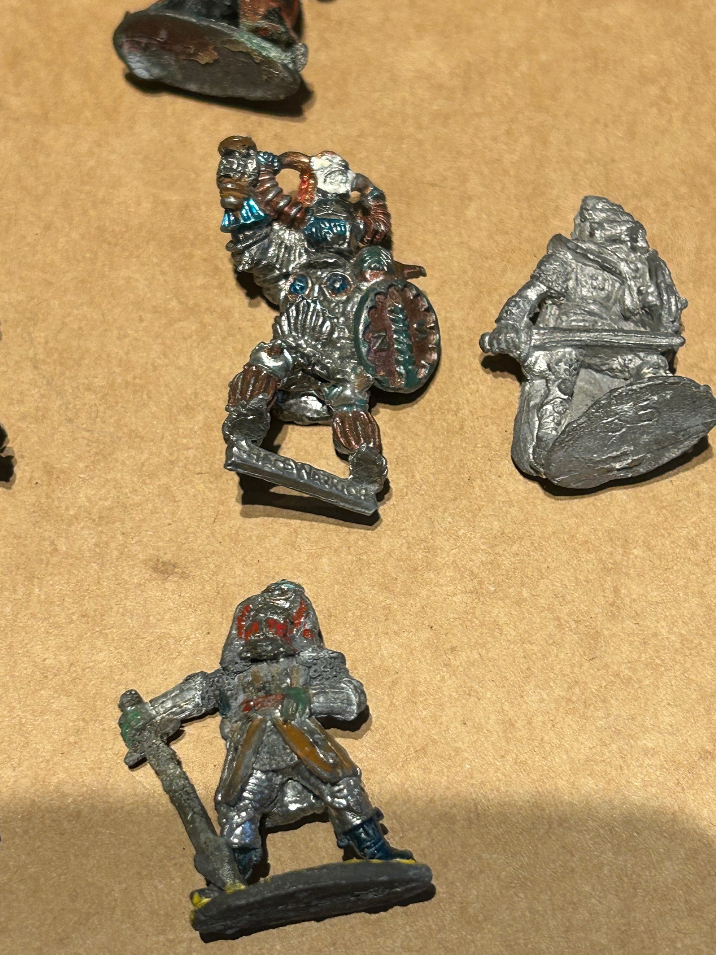 Warhammer fantasy collection of 10 chaos warriors (some potential lead rot, hence low cost)