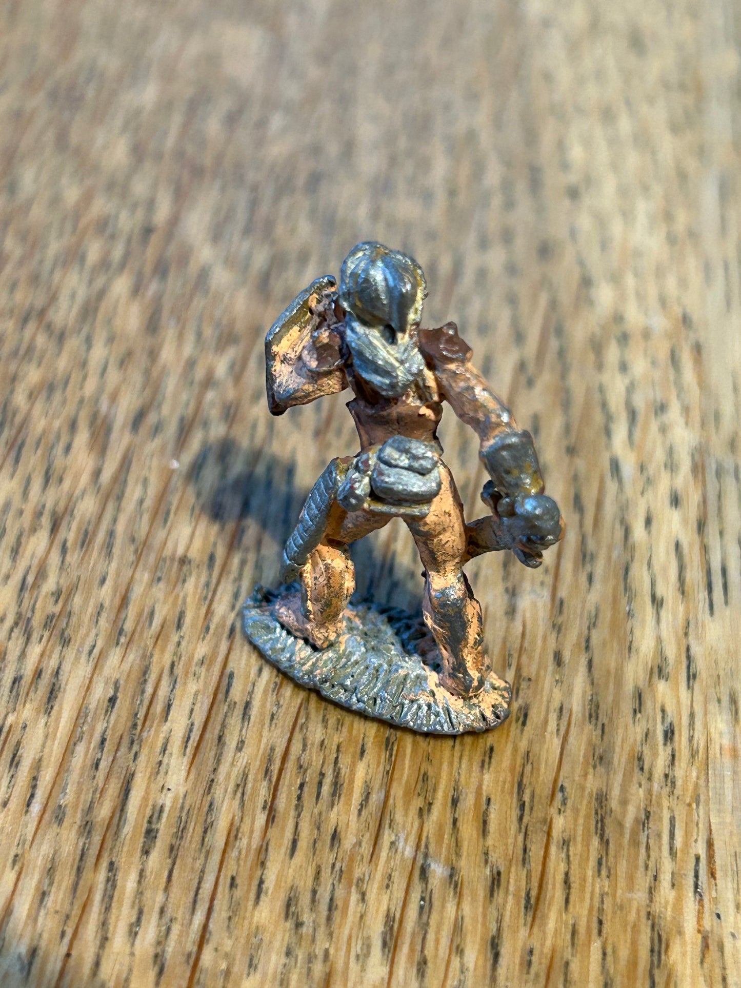 FA19-1 FEMALE FIGHTER - FANTASY ADVENTURERS - 1982 METAL - CITADEL WARHAMMER