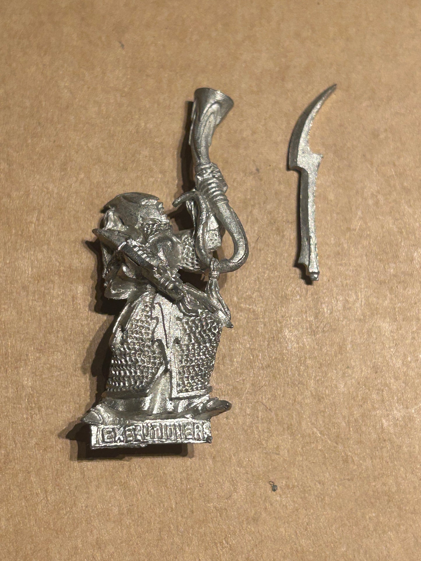 Warhammer Fantasy Dark Elf Executioner musician The Old World Metal
