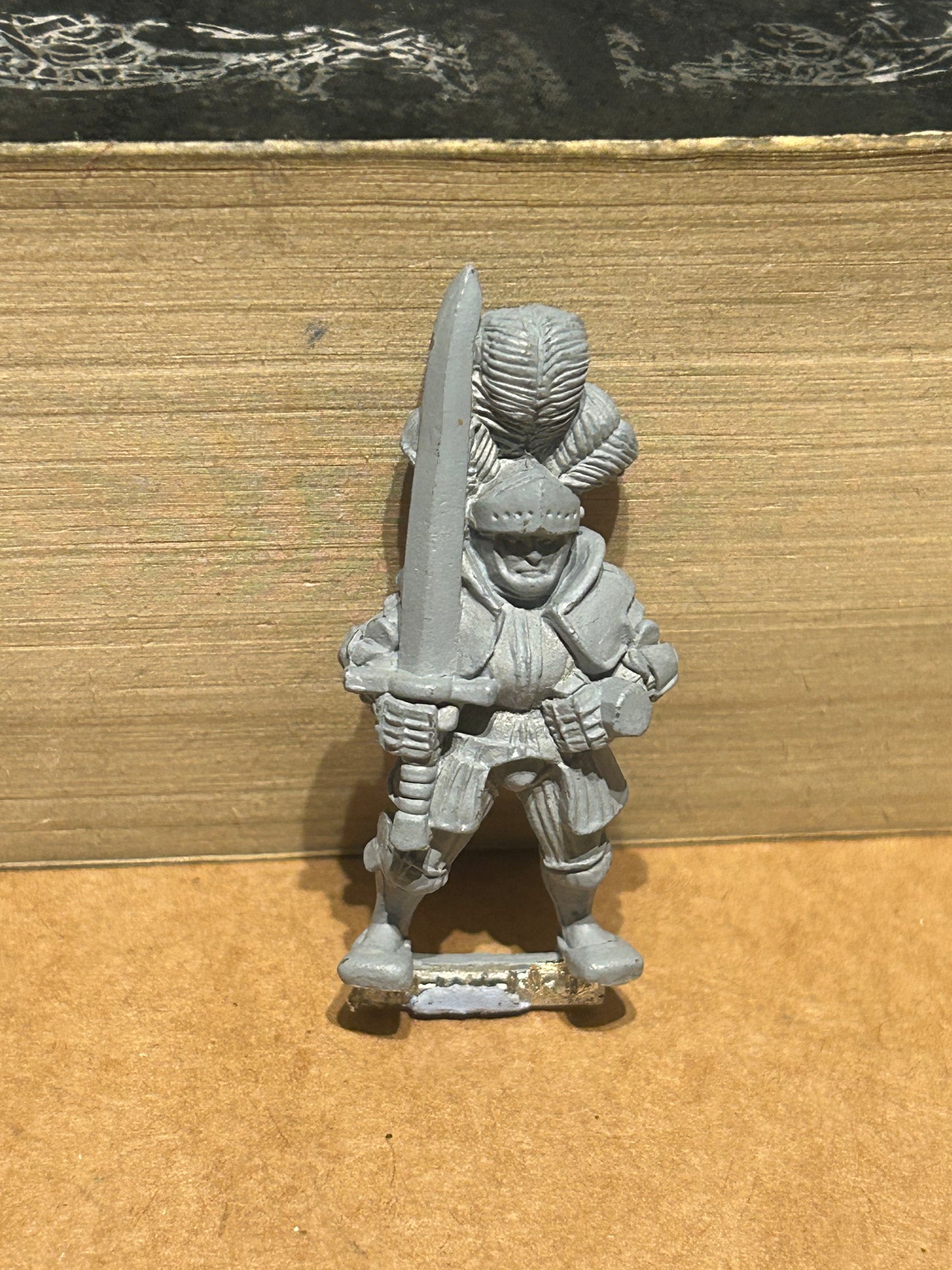 Warhammer Fantasy Old World reiksguard with great sword