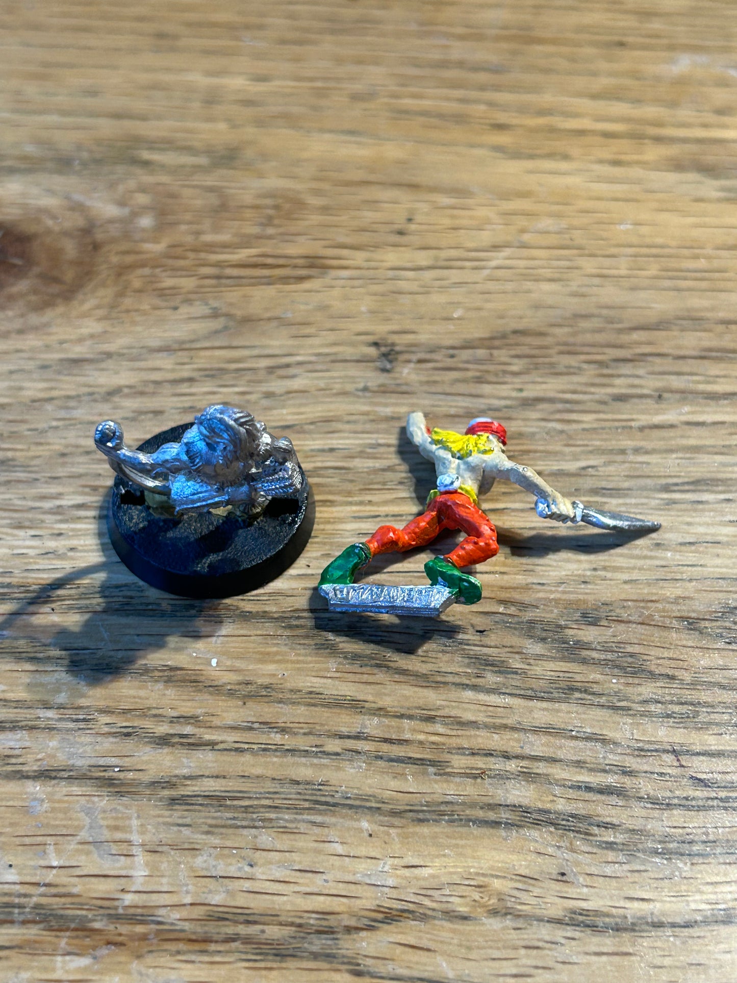 Warhammer fantasy broken elves x2 (one is a high elf and one a sea elf I believe)