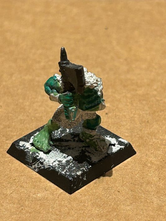 Warhammer fantasy marauder miniatures mm20 orc 12 with Mohawk and axe