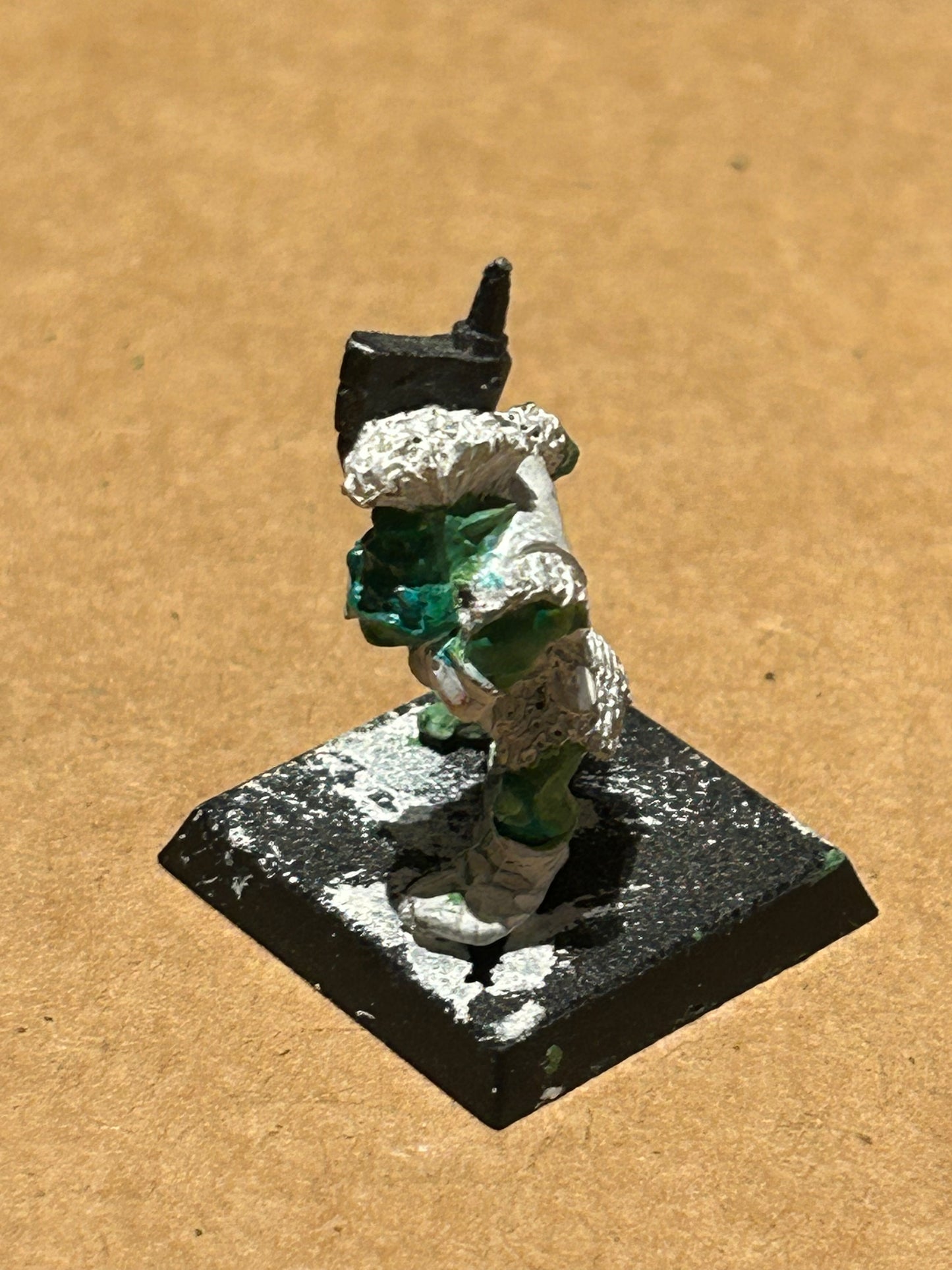 Warhammer fantasy marauder miniatures mm20 orc 12 with Mohawk and axe