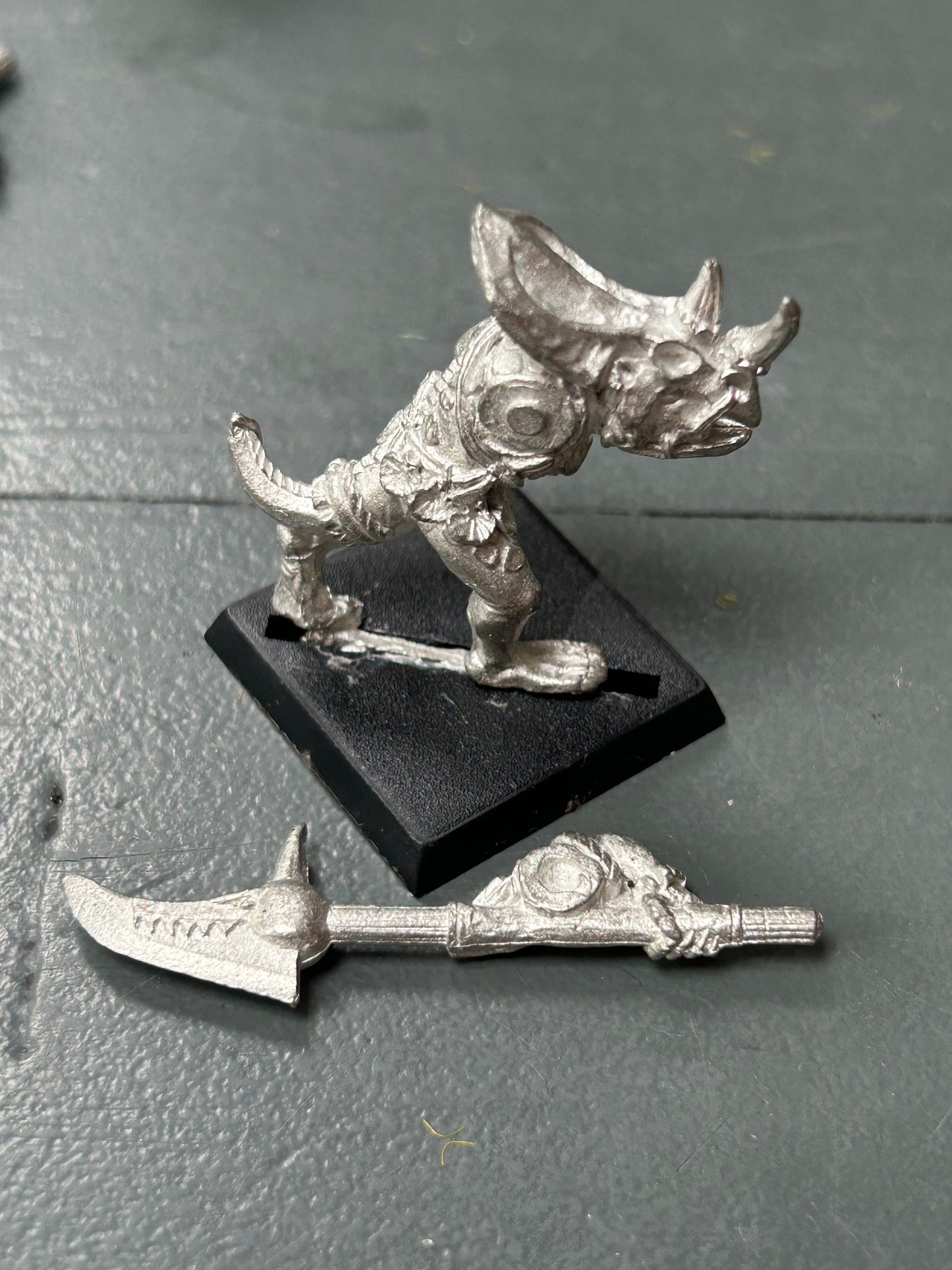 Warhammer fantasy Warhammer - Lizardmen - Classic Metal Temple Guard saurus (4 available)