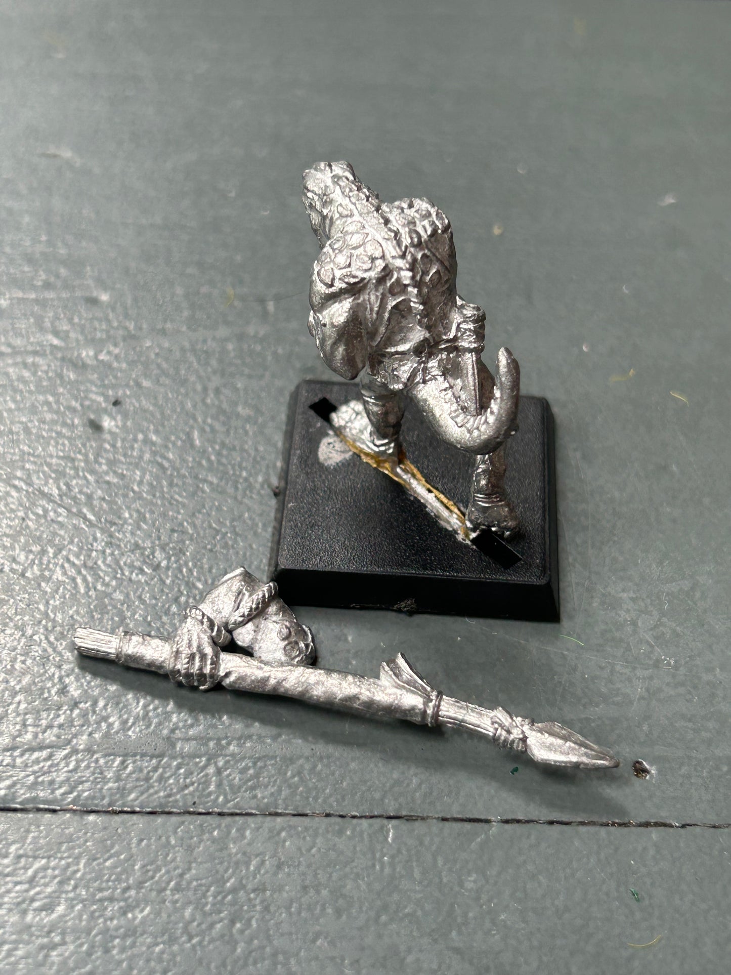 Warhammer fantasy saurus warrior with spear lizardmen