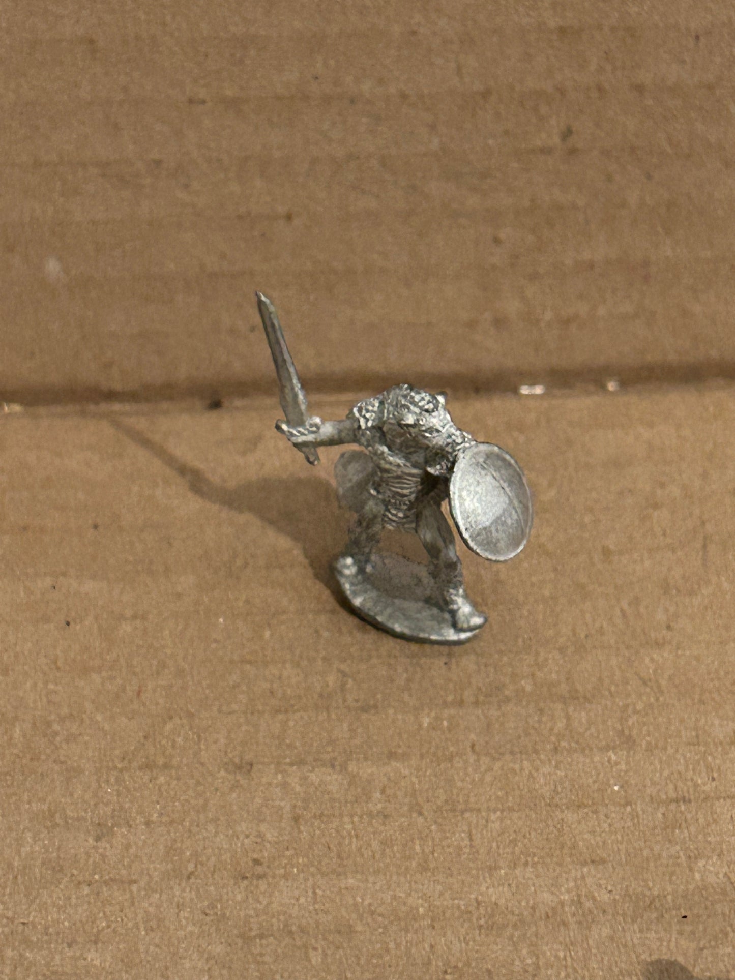 Gnoll with sword and shield 53-0105 ral partha