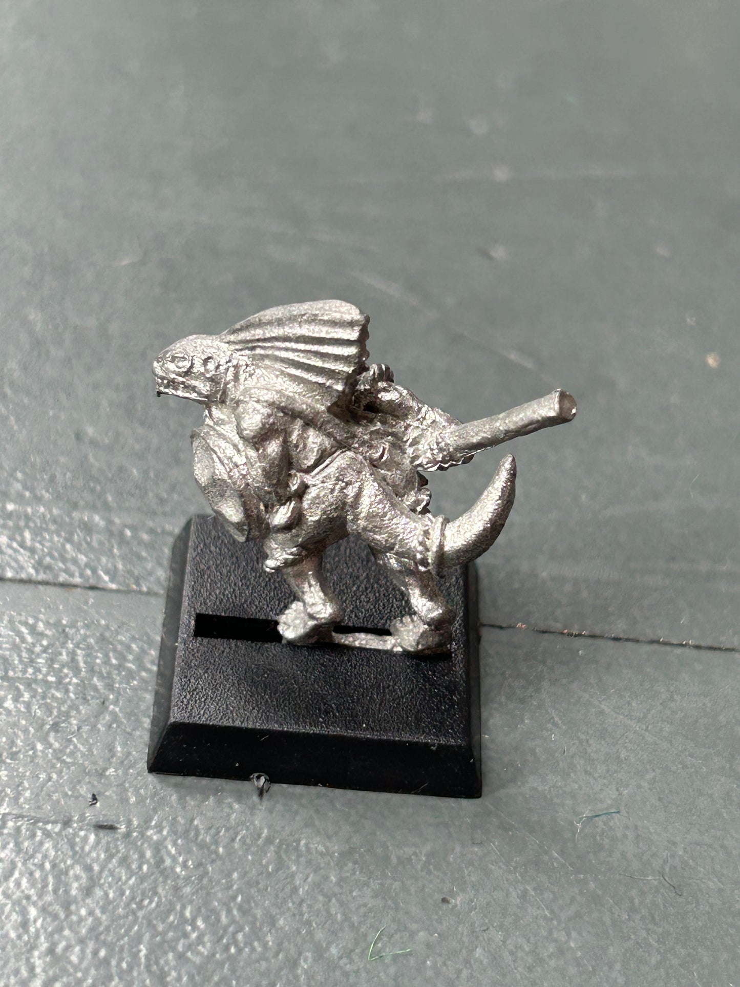 CITADEL WARHAMMER fantasy LIZARDMEN SKINK with javelin