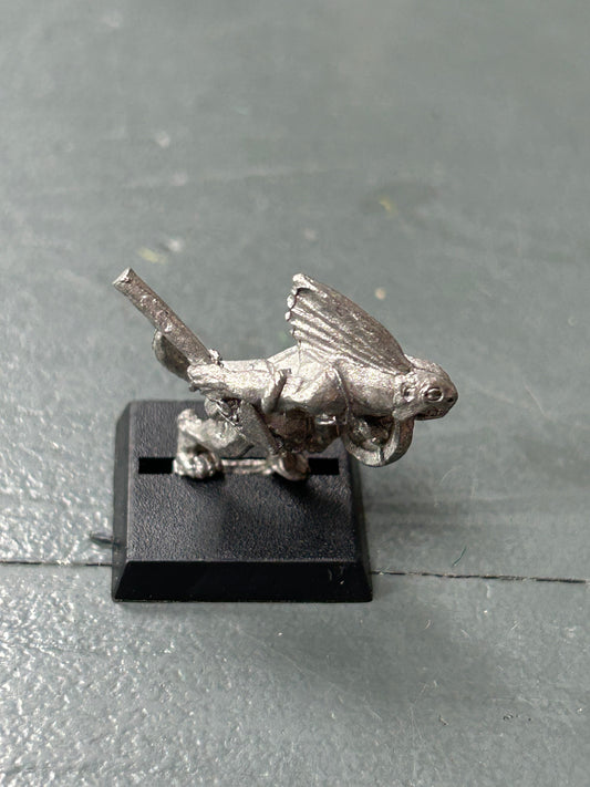 CITADEL WARHAMMER fantasy LIZARDMEN SKINK with javelin