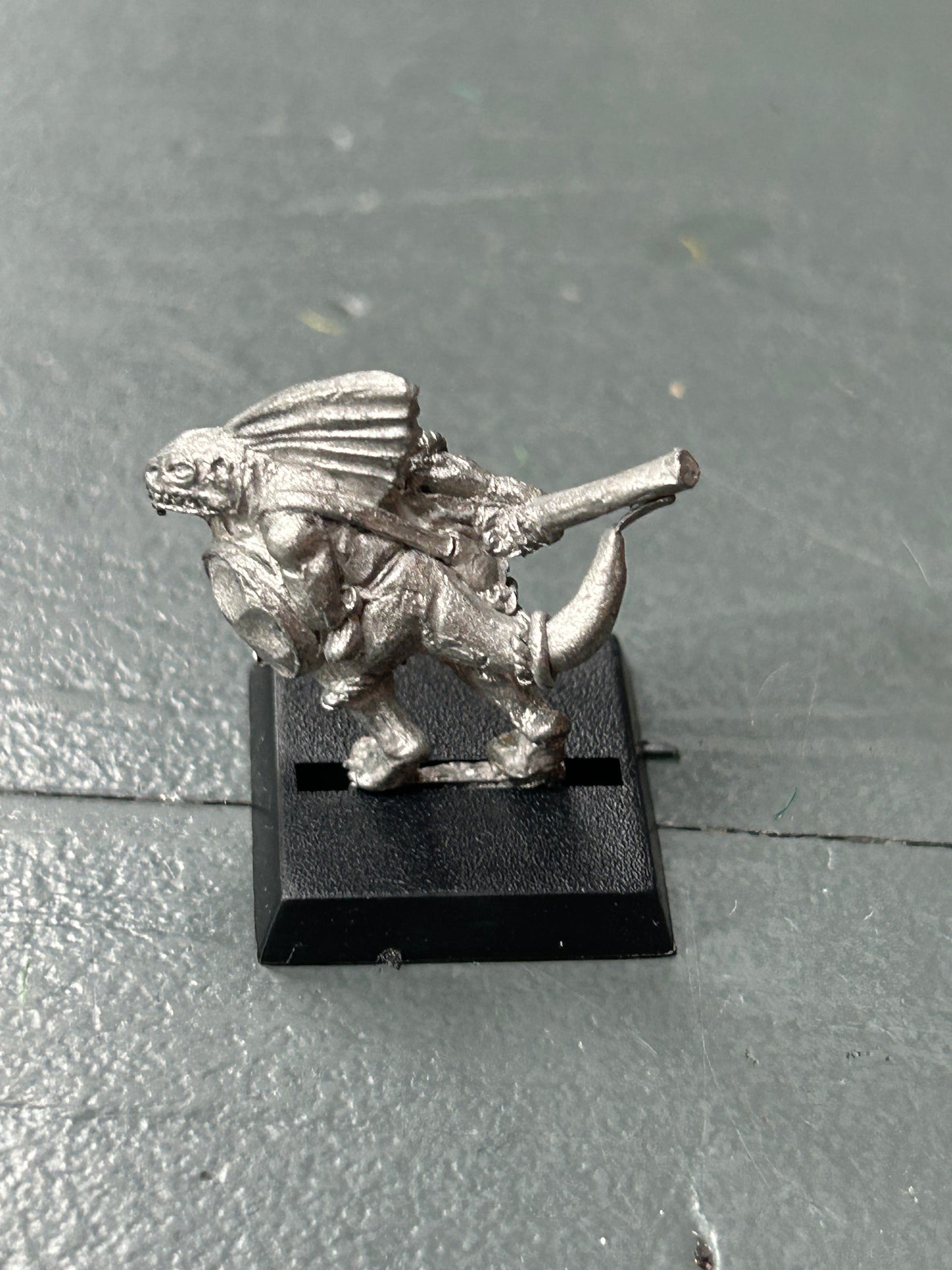 CITADEL WARHAMMER fantasy LIZARDMEN SKINK with javelin