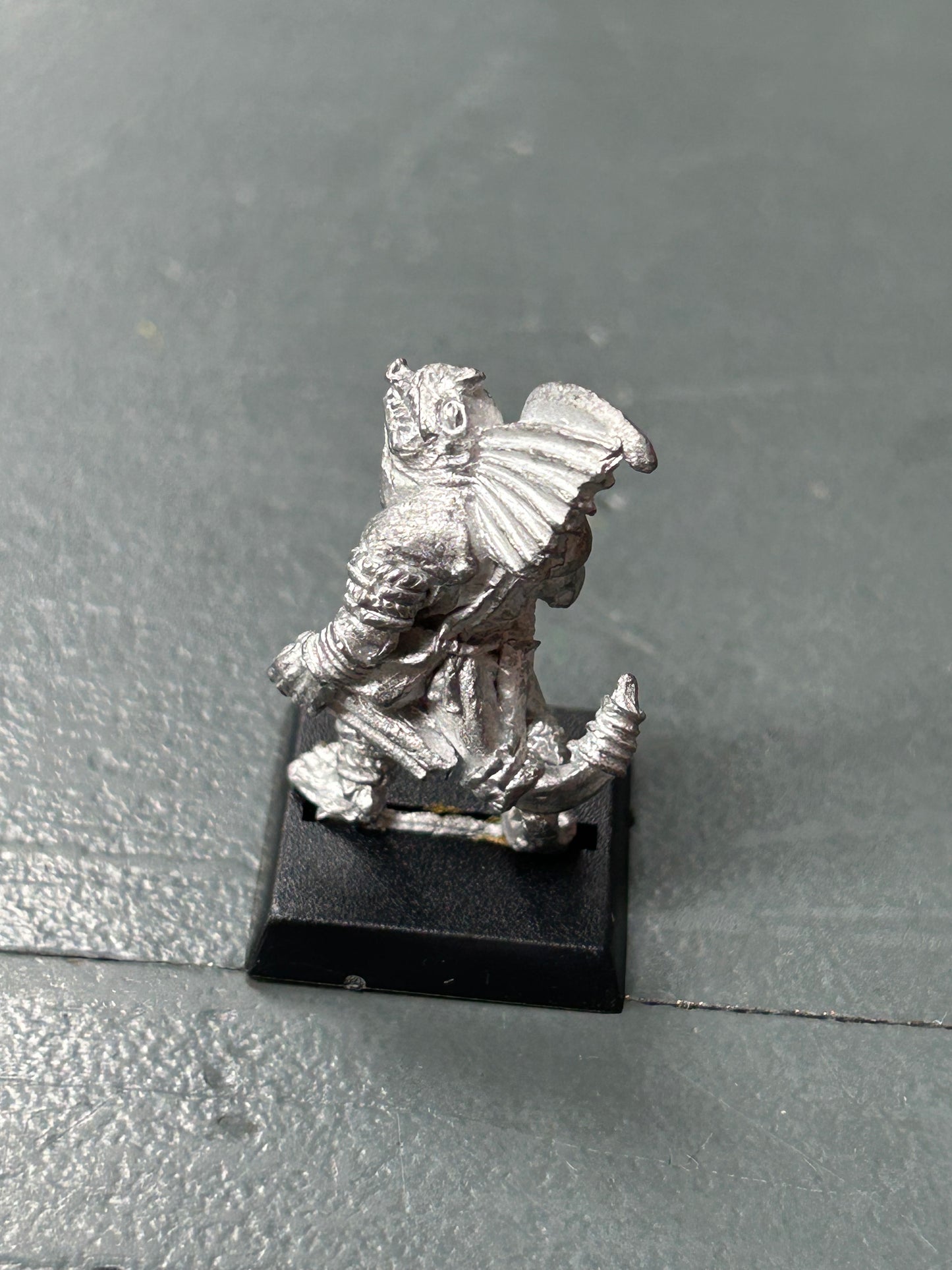 CITADEL WARHAMMER fantasy LIZARDMEN SKINK CHAMPION with sword and javelin
