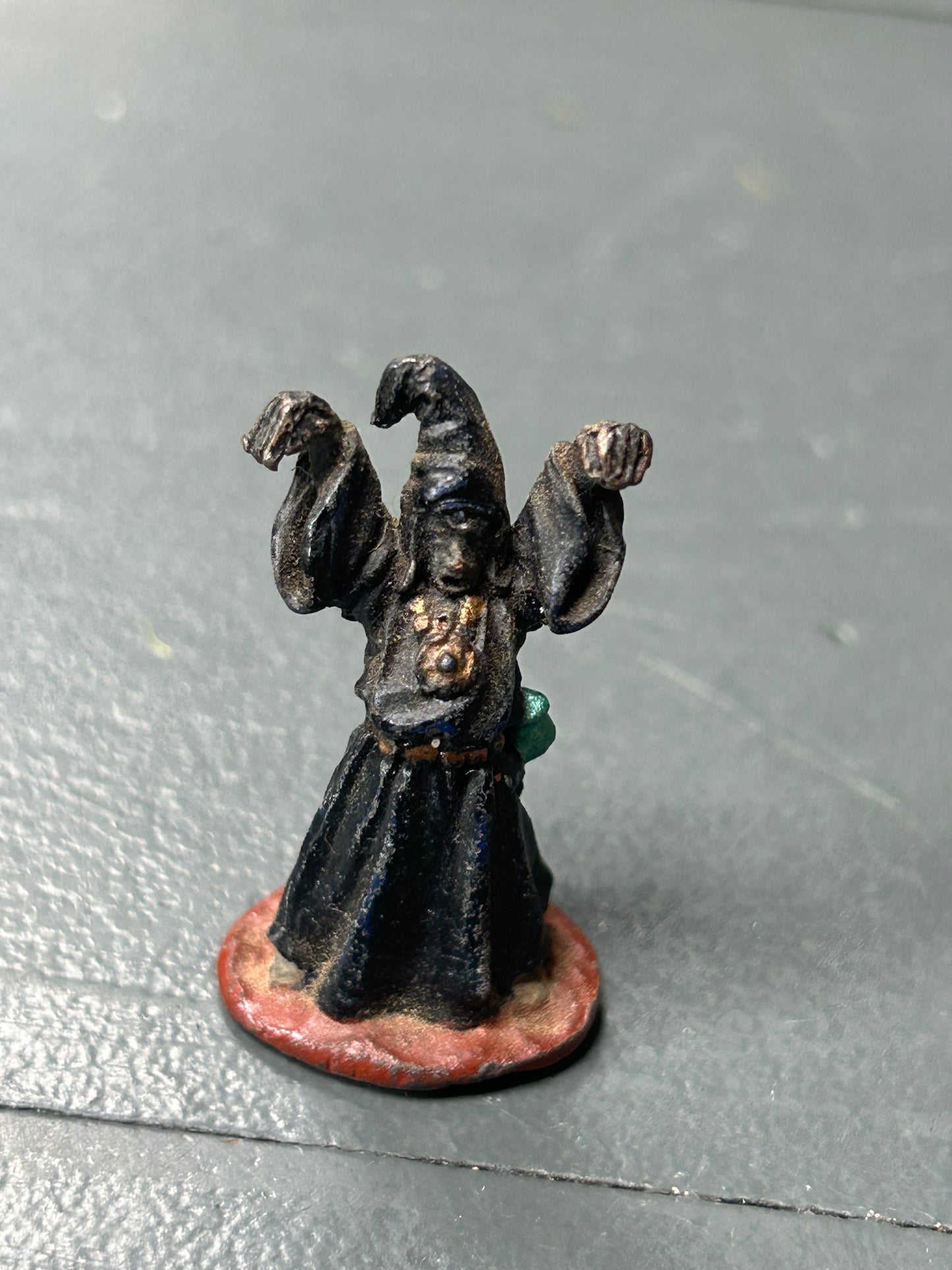 Warhammer Citadel C02/2e young Wizard casting spell Metal Figure 1980s GW