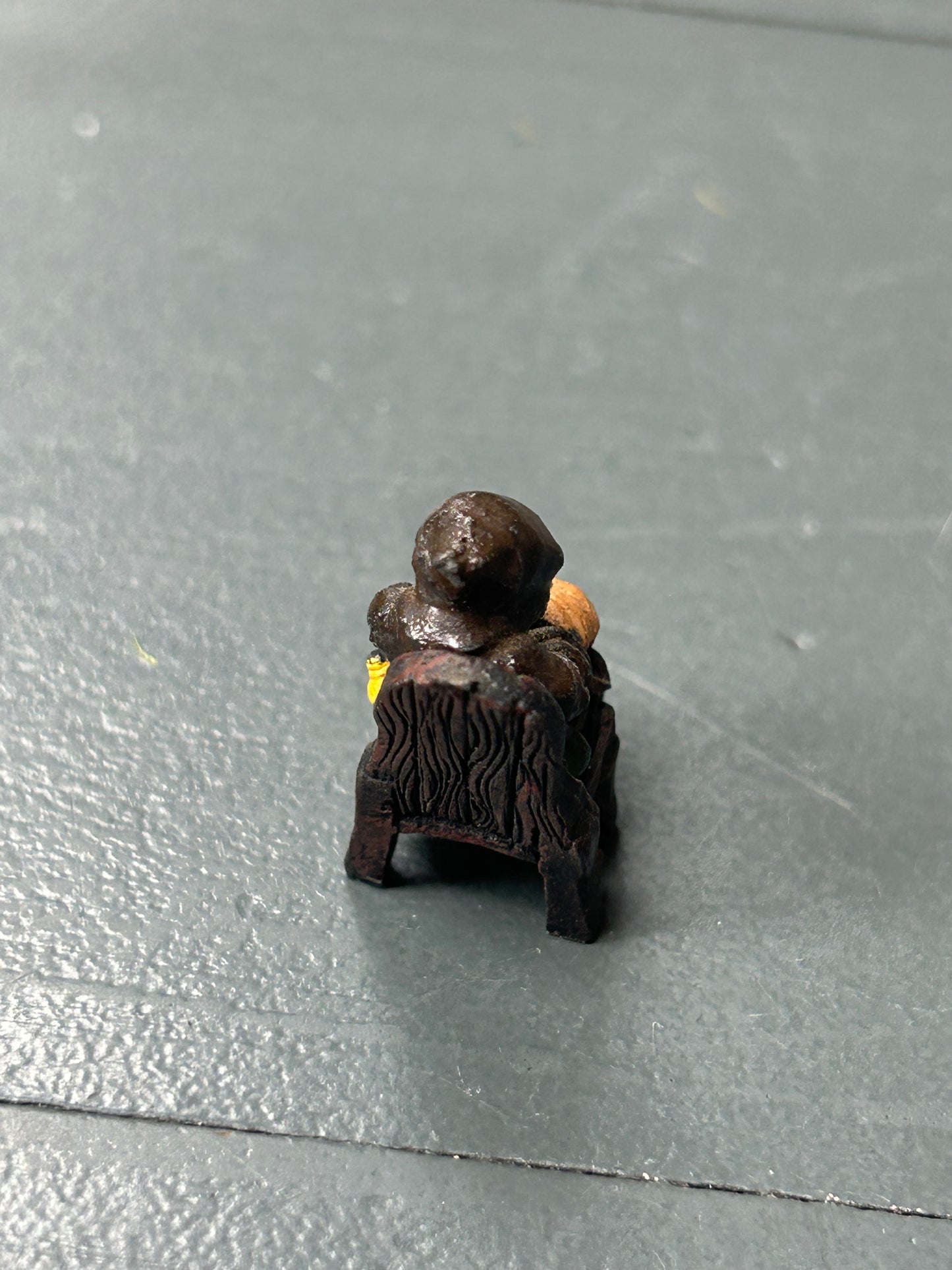Citadel Miniatures Fantasy Specials FS66 MYSTERIOUS STRANGER SEATED with chair Warhammer!