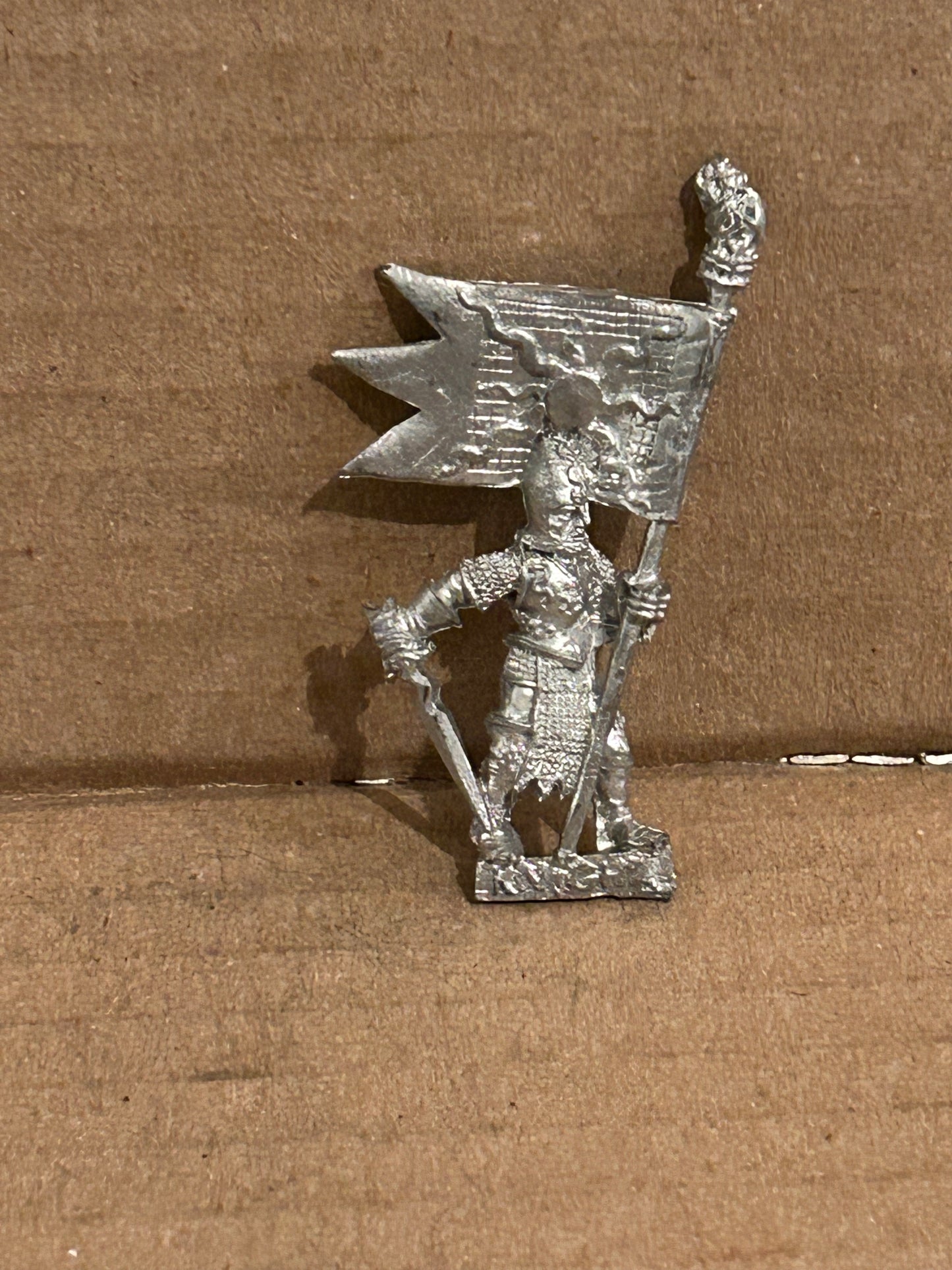 Citadel Knights Of The Cleansing Flame standard bearer Games Workshop warhammer fantasy regiments of renown rr17