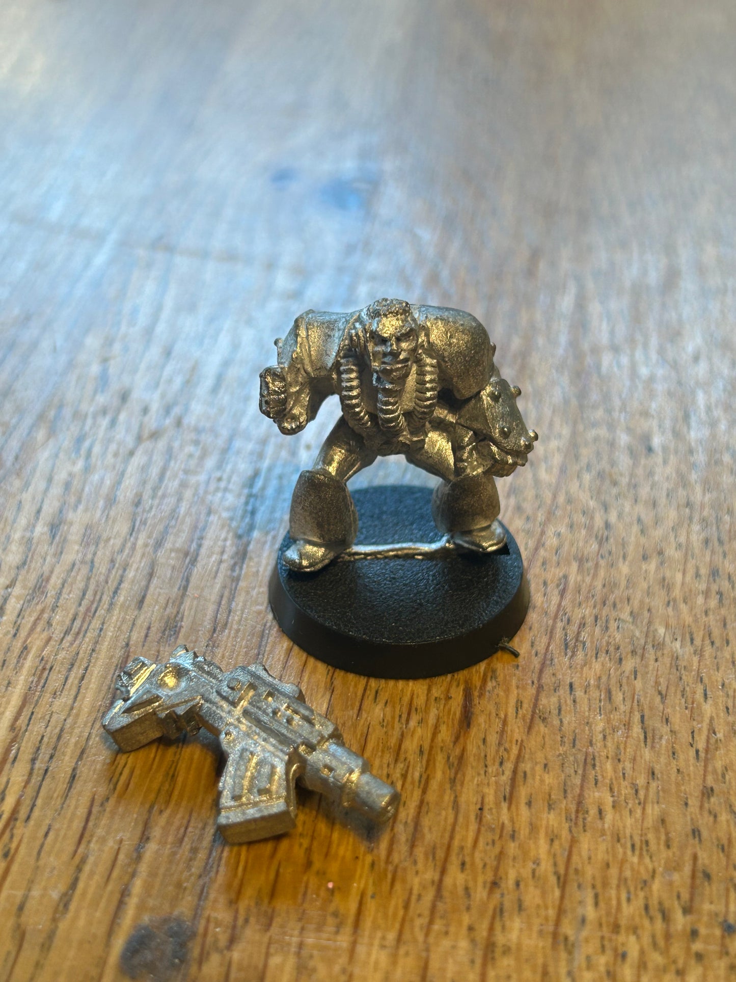 40k Space Marine Heavy Weapon Devastator with heavy bolter and power glove Rogue Trader metal RT103