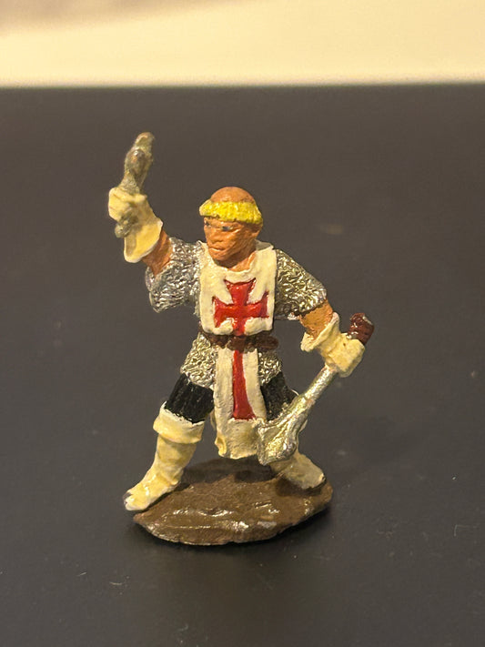 Warhammer Citadel Fantasy Adventurer FA3-2 Cleric with Cross and Mace bretonnian