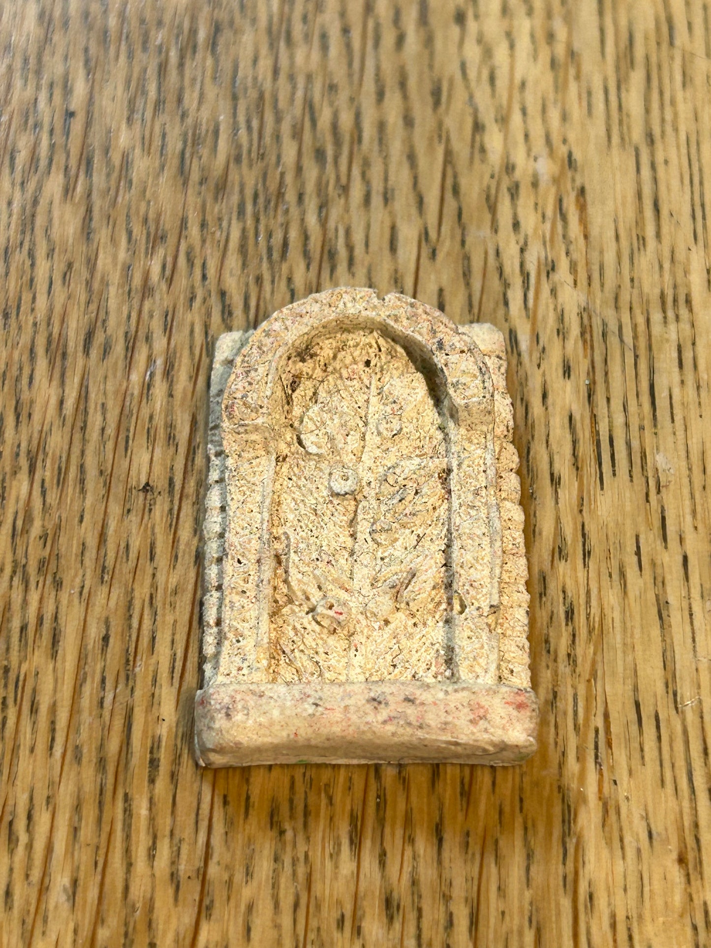 Torchlight resin dungeon doors x6 (one has a little damage to top right of door)