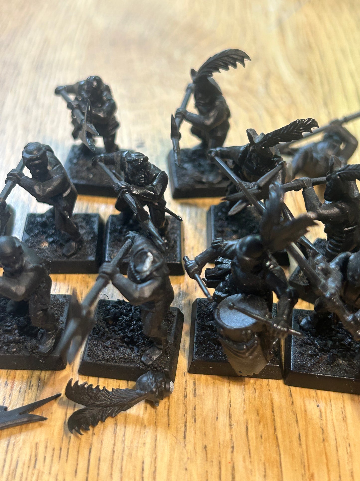 Warhammer fantasy old world empire of man halberdiers regiment (19 halberdiers including full command). Several halberd ends and a couple of heads needs regluing