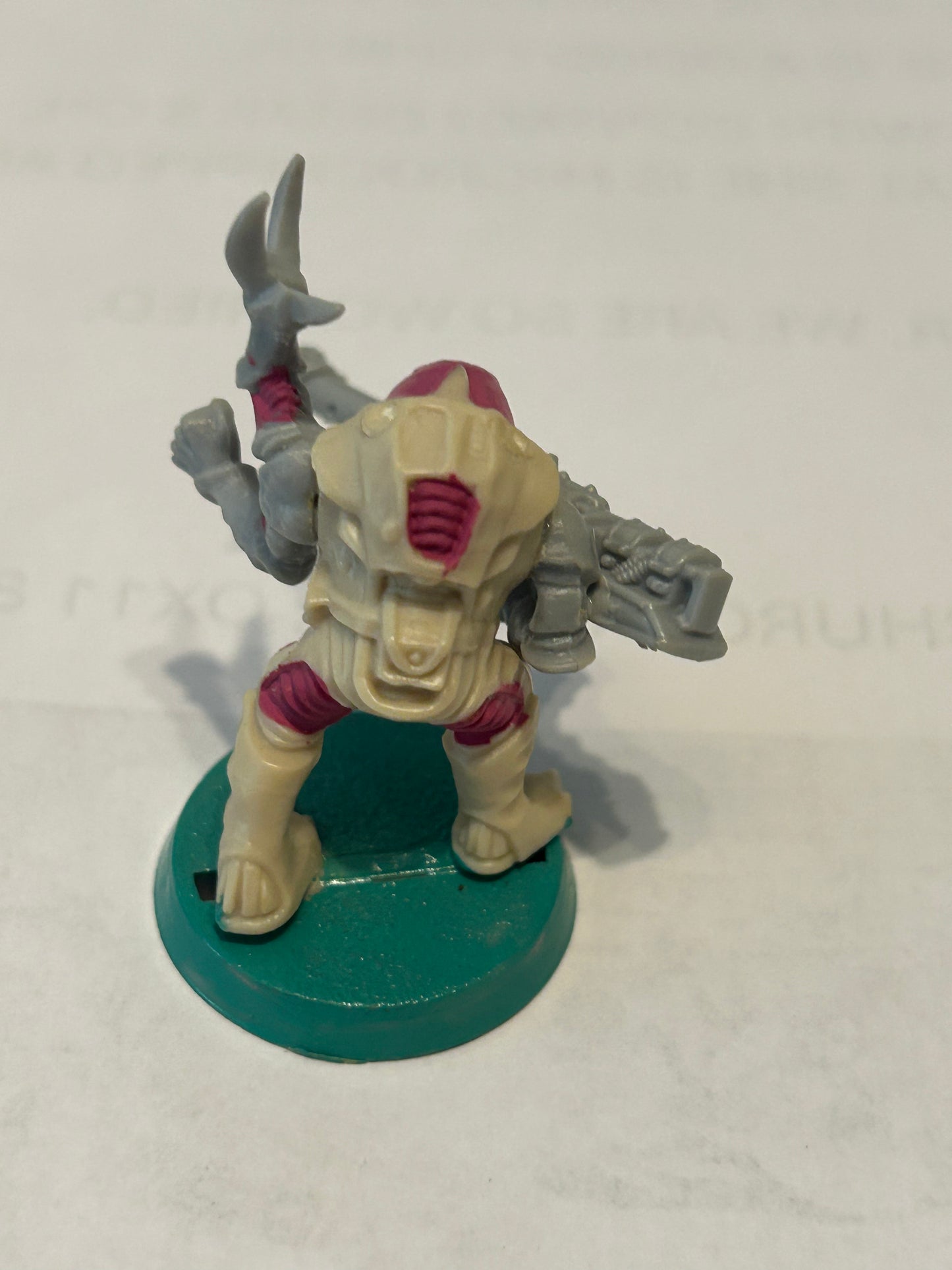 Warhammer 40k/ Rogue Trader Genestealer hybrid with heavy weapon plastic from space hulk expansion