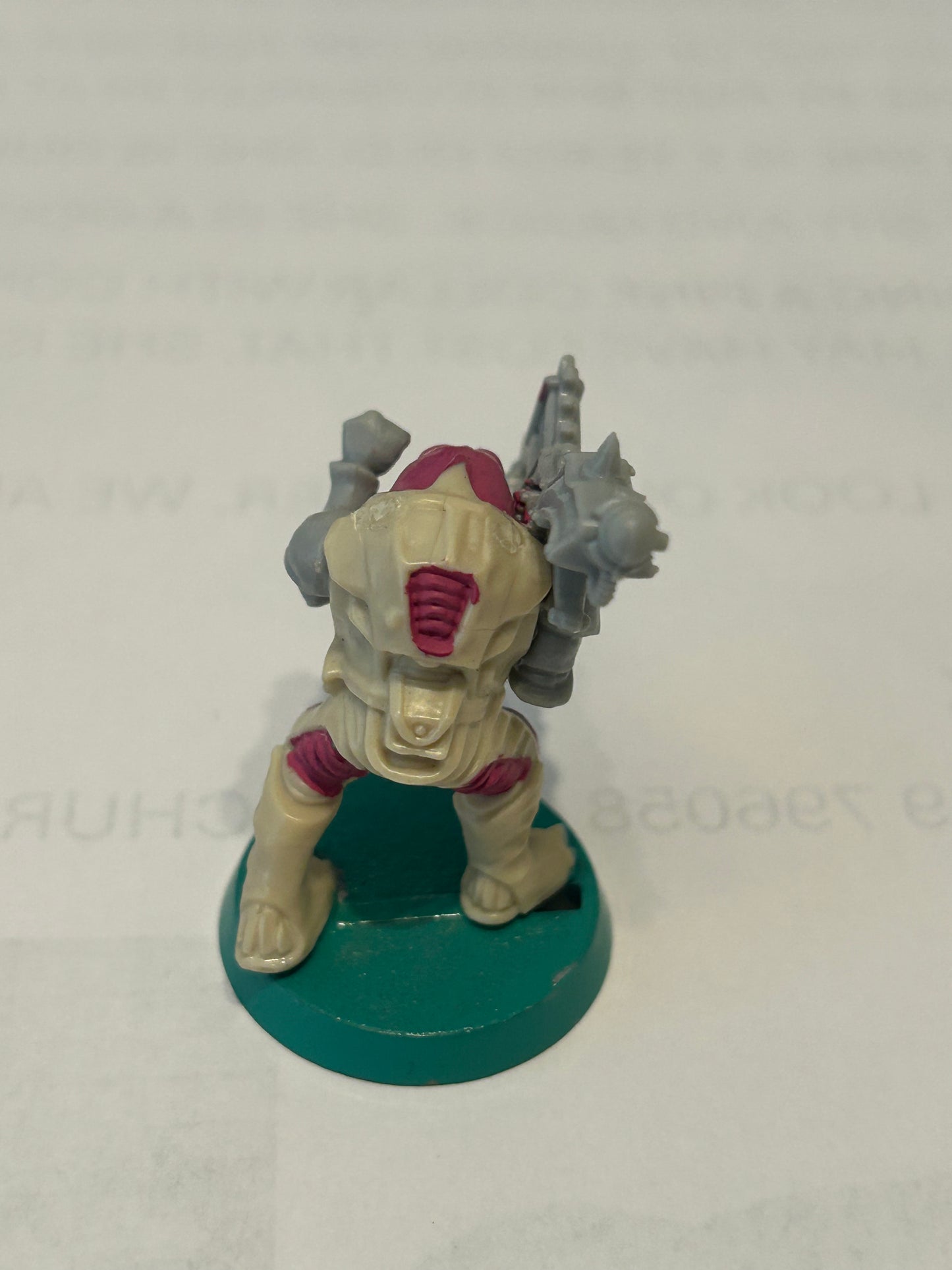 Warhammer 40k/ Rogue Trader Genestealer hybrid with heavy weapon plastic from space hulk expansion