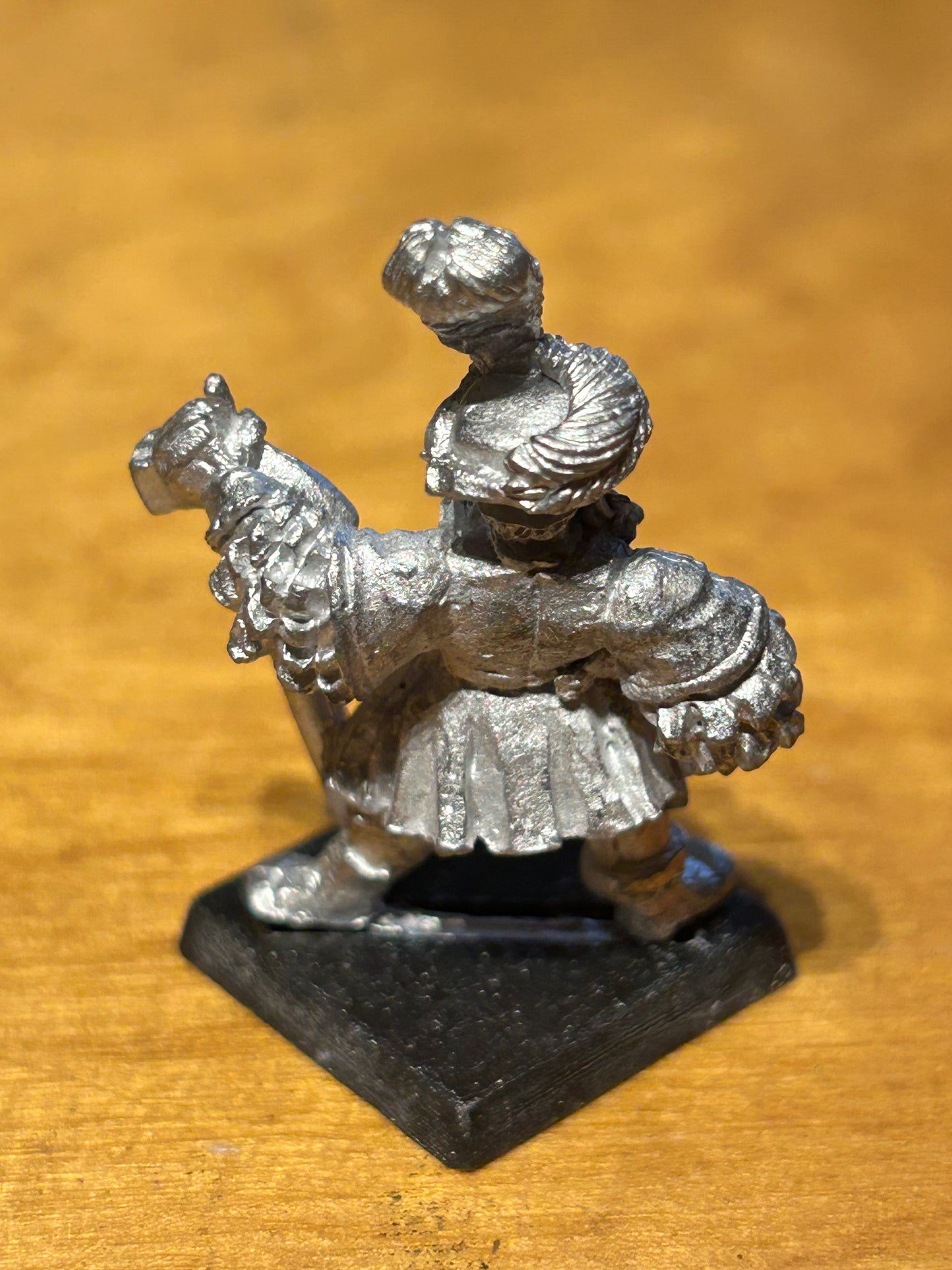 WARHAMMER GAMES WORKSHOP EMPIRE HERO WITH HAMMER METAL FIGURE.