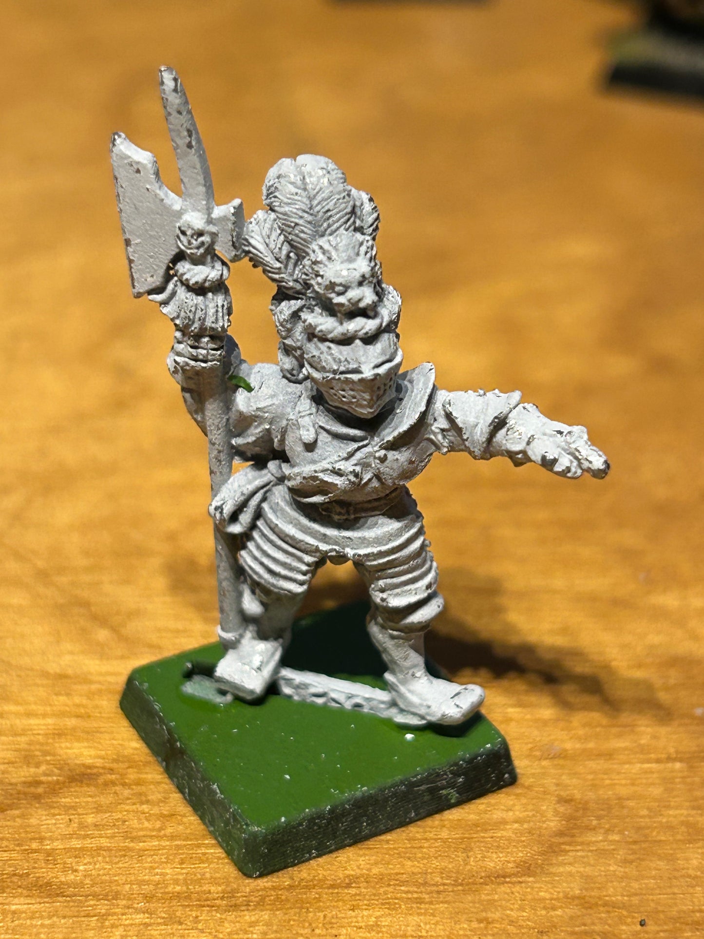 WARHAMMER GAMES WORKSHOP EMPIRE HERO WITH halberd METAL FIGURE.