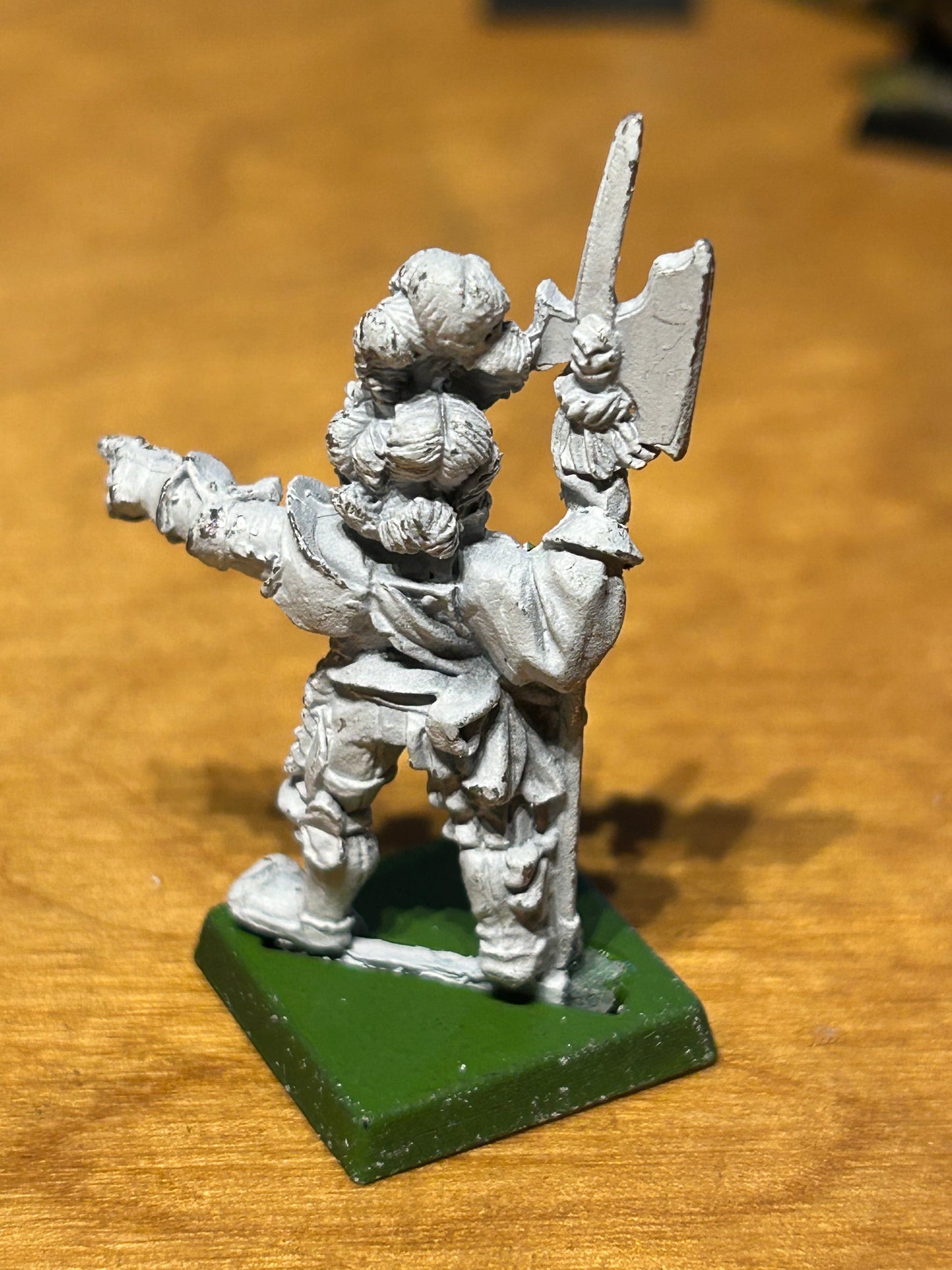 WARHAMMER GAMES WORKSHOP EMPIRE HERO WITH halberd METAL FIGURE.