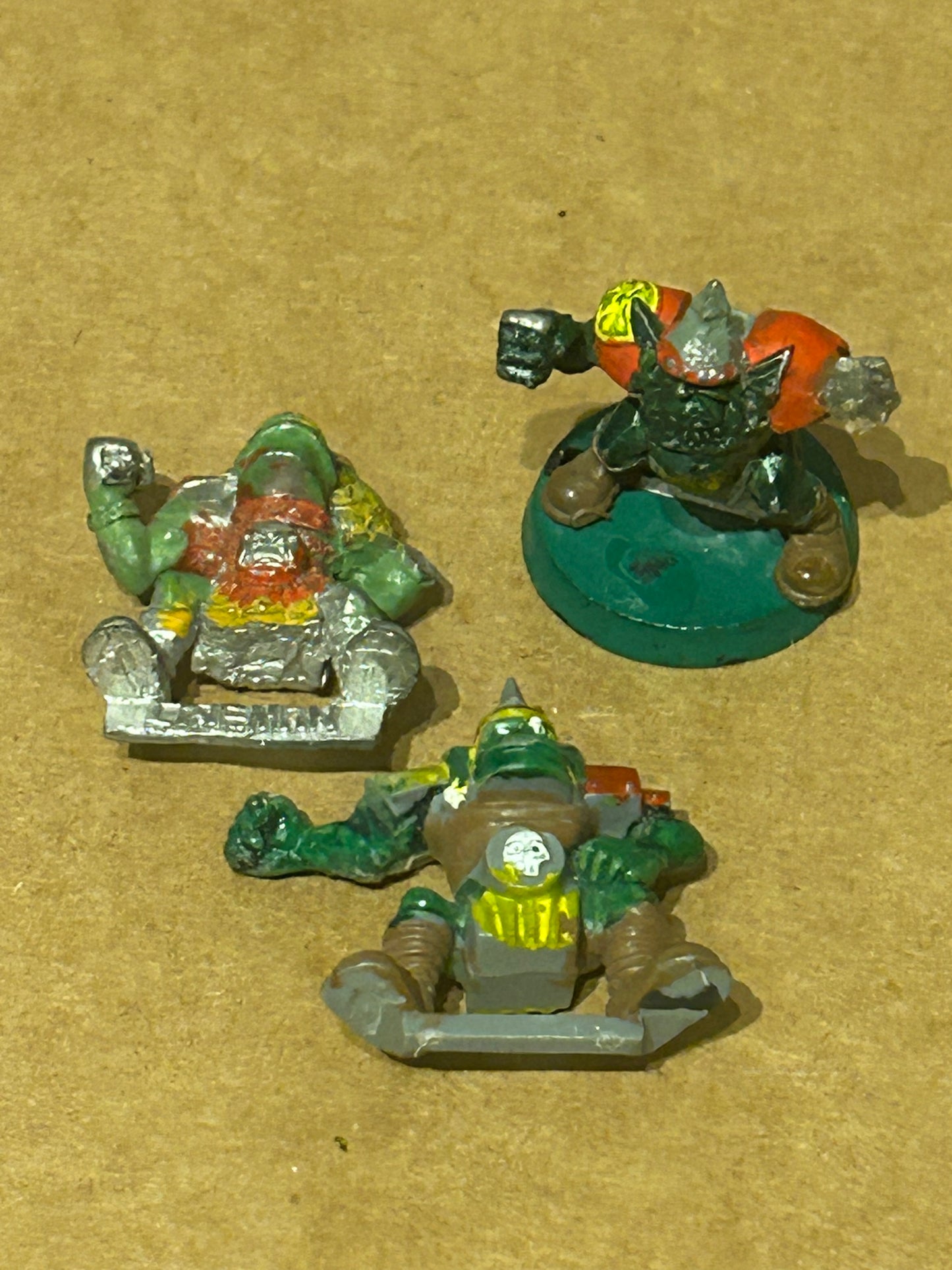 Bloodbowl orc linemen x 3 (2 metal and one plastic) both metal are missing a hand