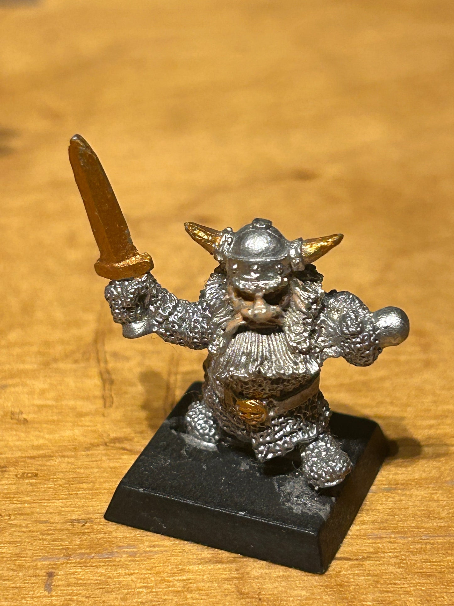 Citadel Warhammer D2 Norse Dwarf with sword (88-01)