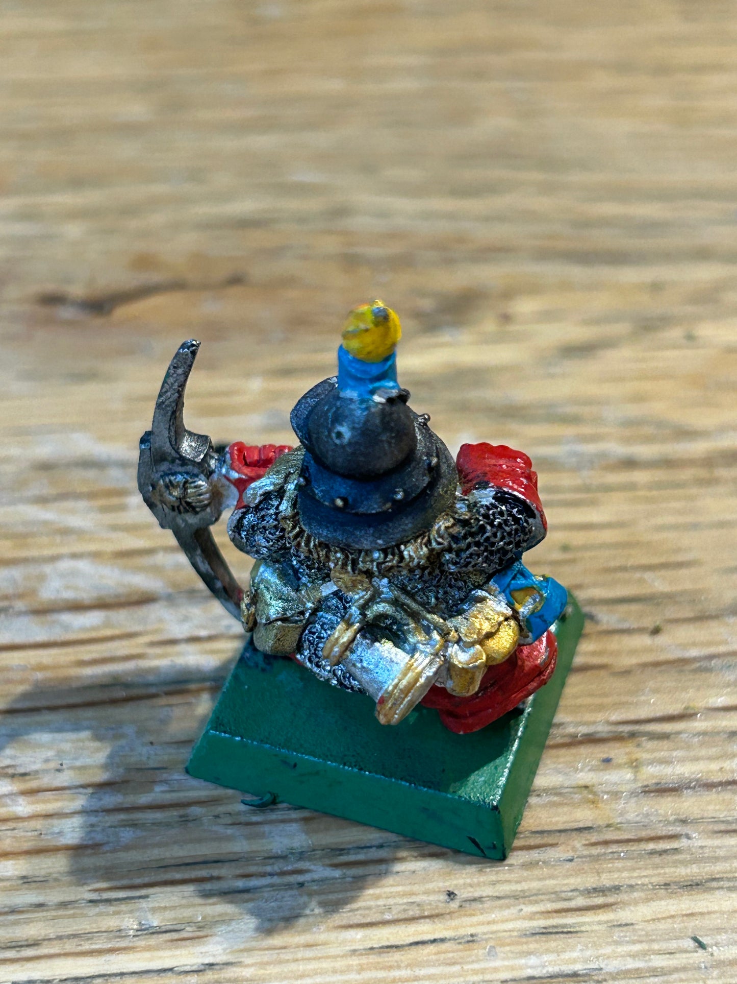 Warhammer fantasy dwarf miner