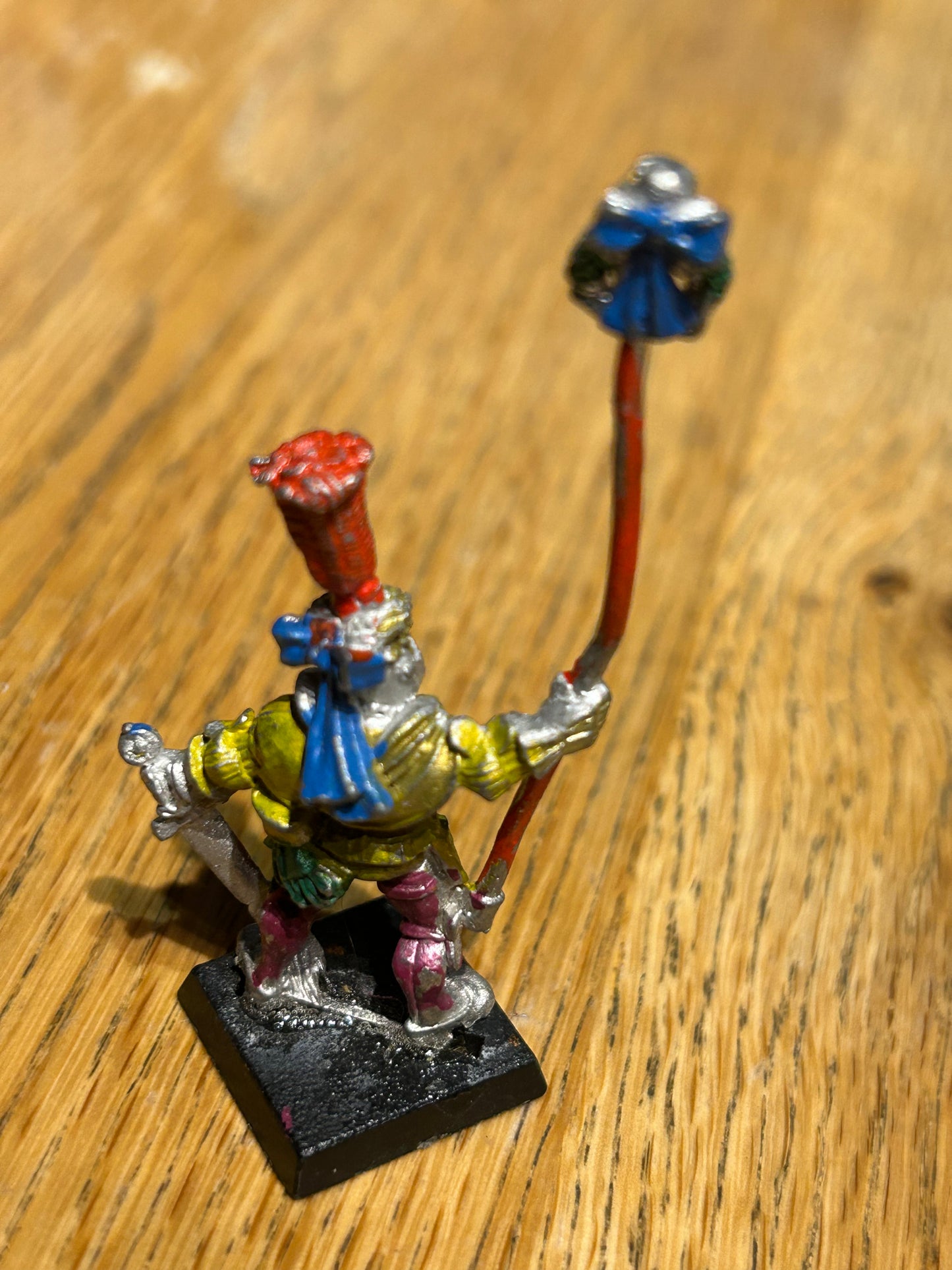 Warhammer Fantasy Old World reiksguard standard bearer
