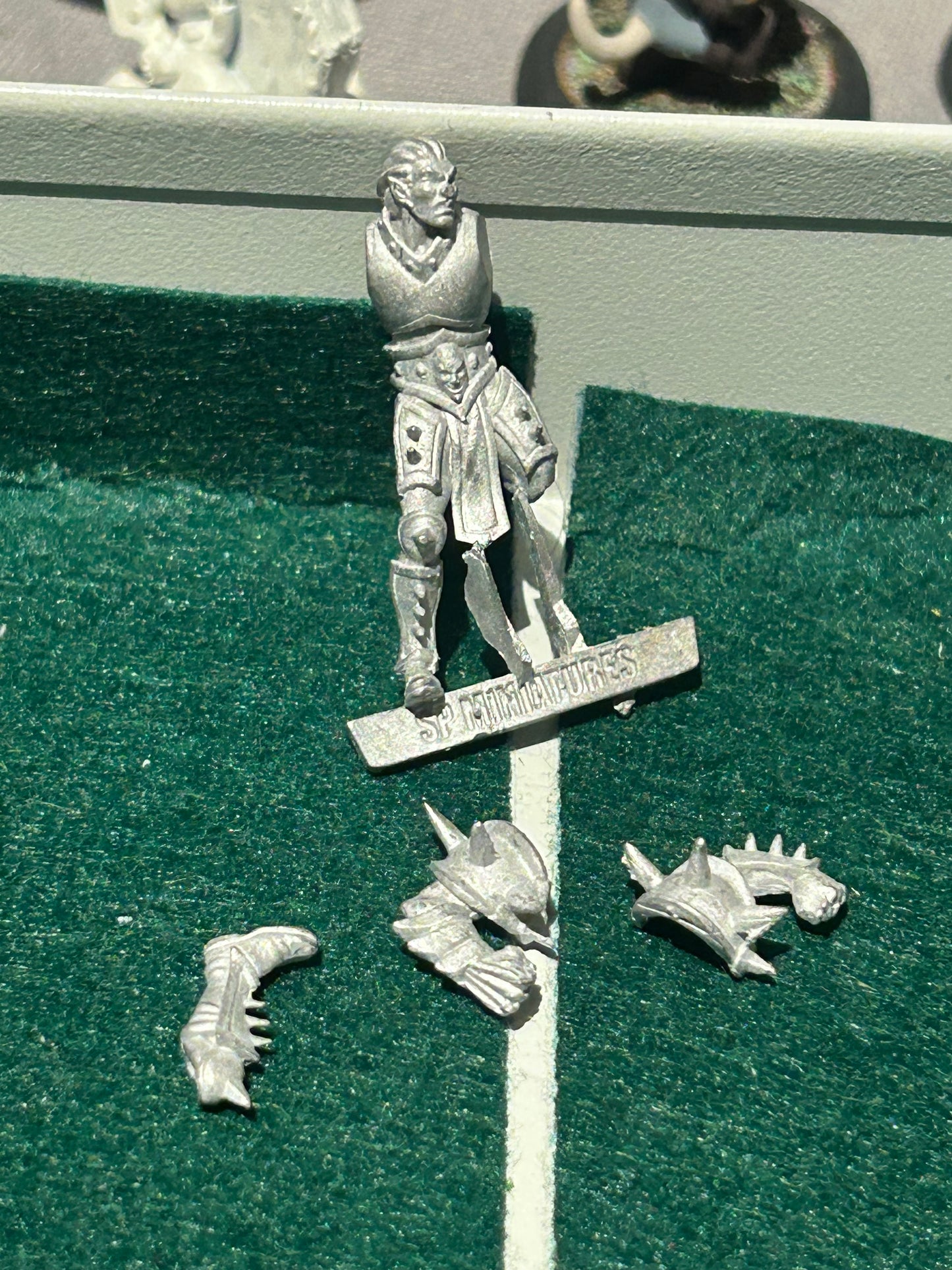 SP miniatures Bloodbowl proxy (looks like an elf but without pointy ears)
