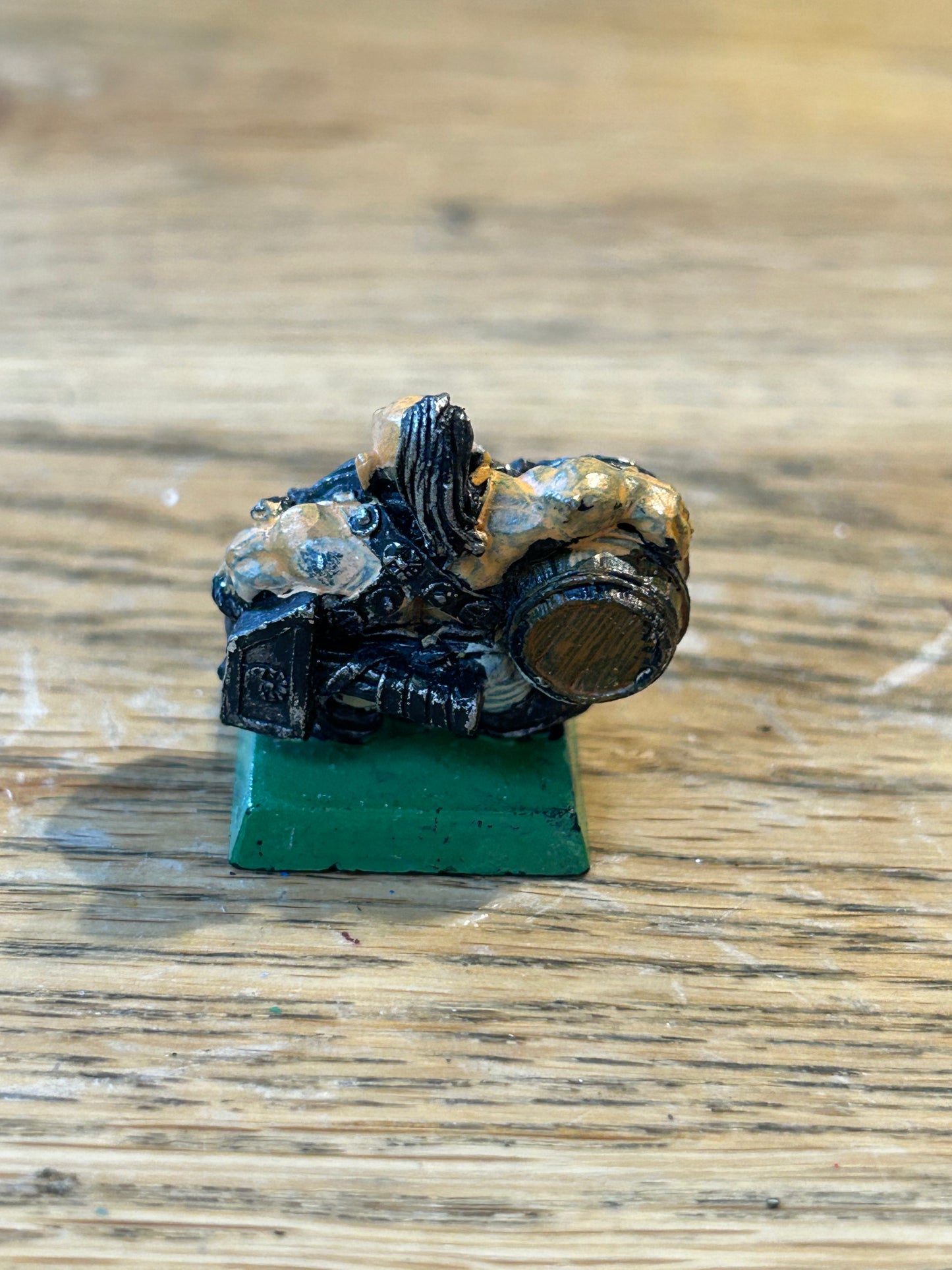 Warhammer fantasy dwarf flame cannon crewman loader