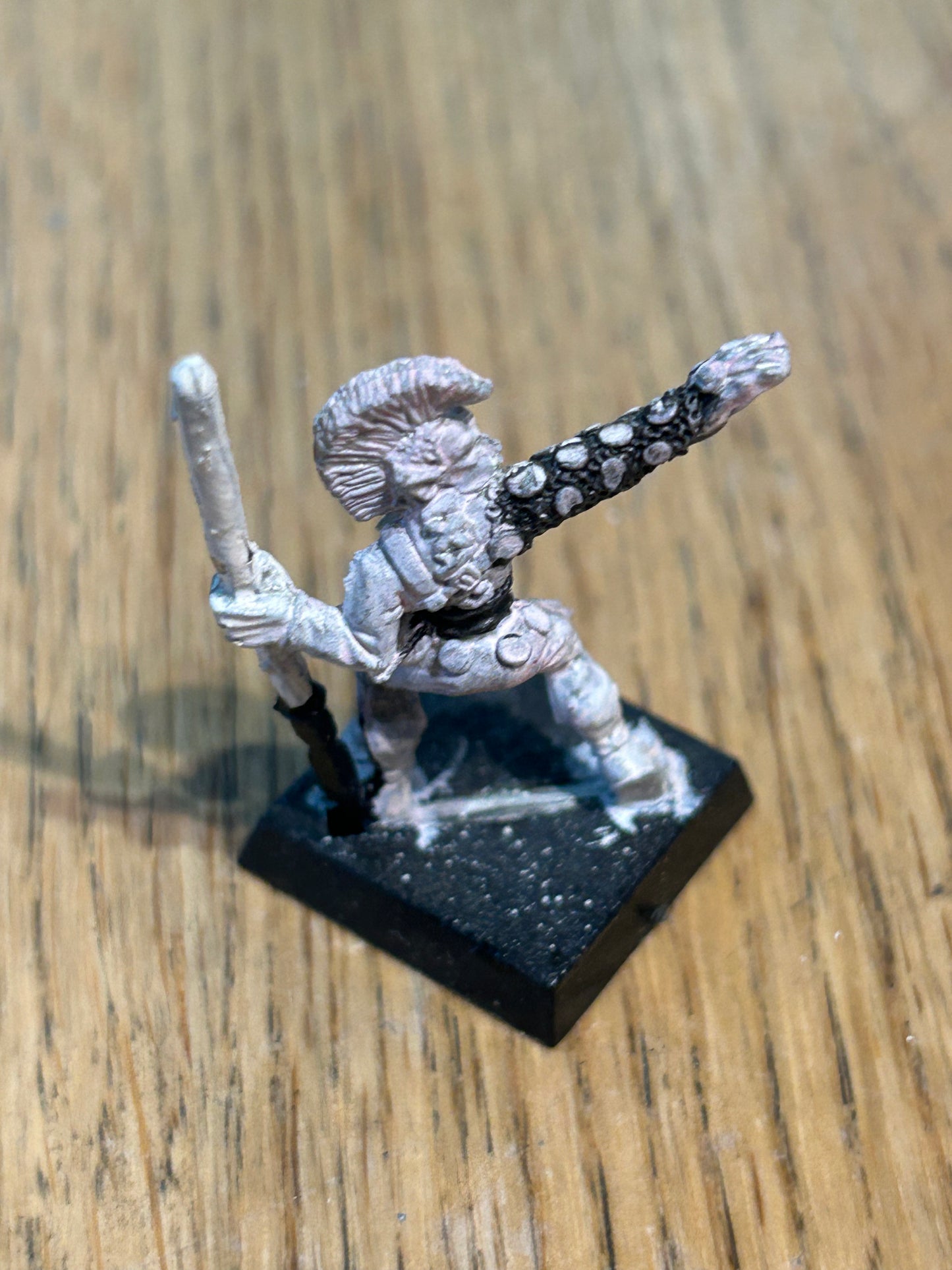 Warhammer Fantasy old world wood elf wardancer with javelin