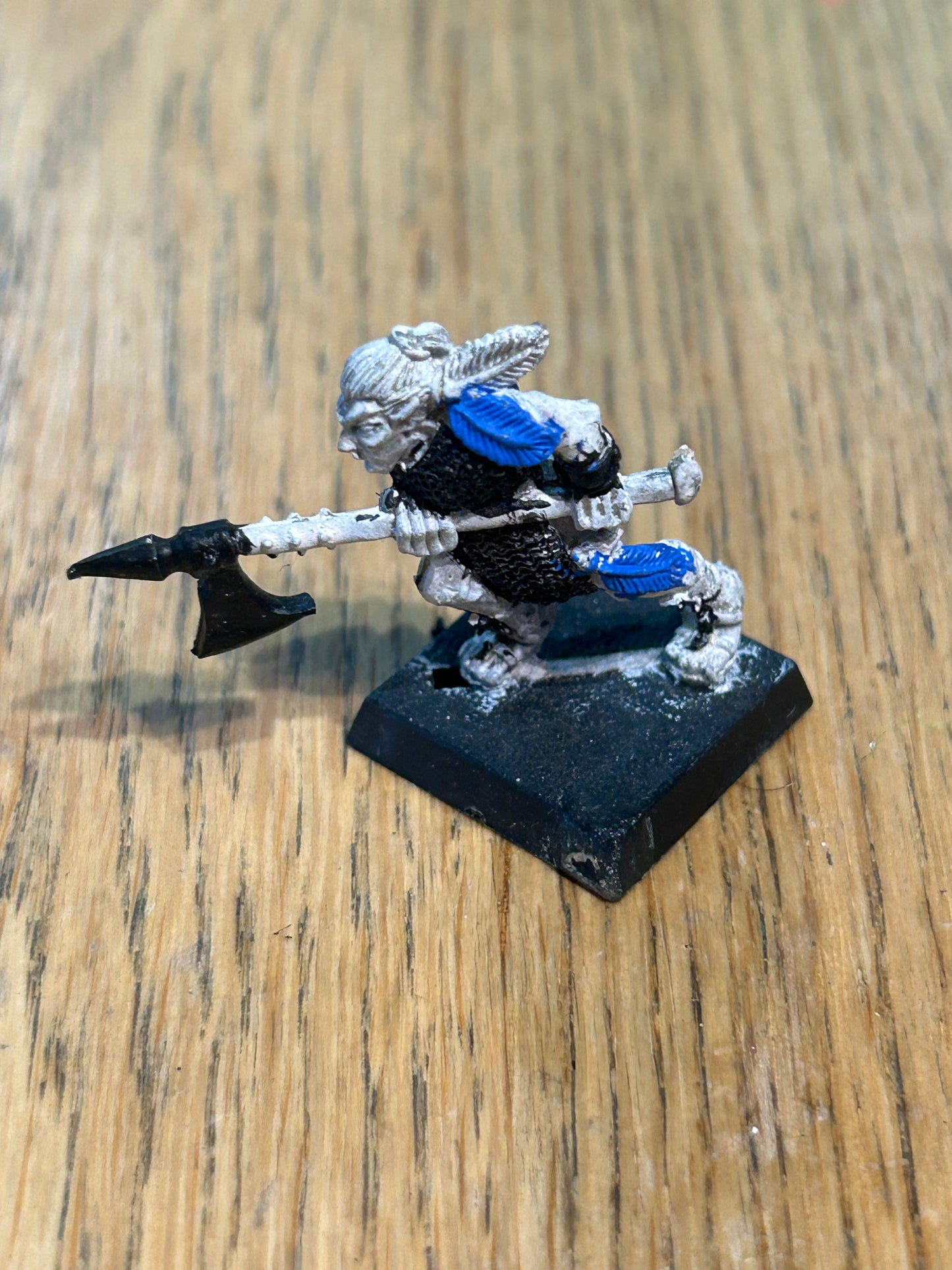 Warhammer Fantasy old world wood elf wardancer with halberd
