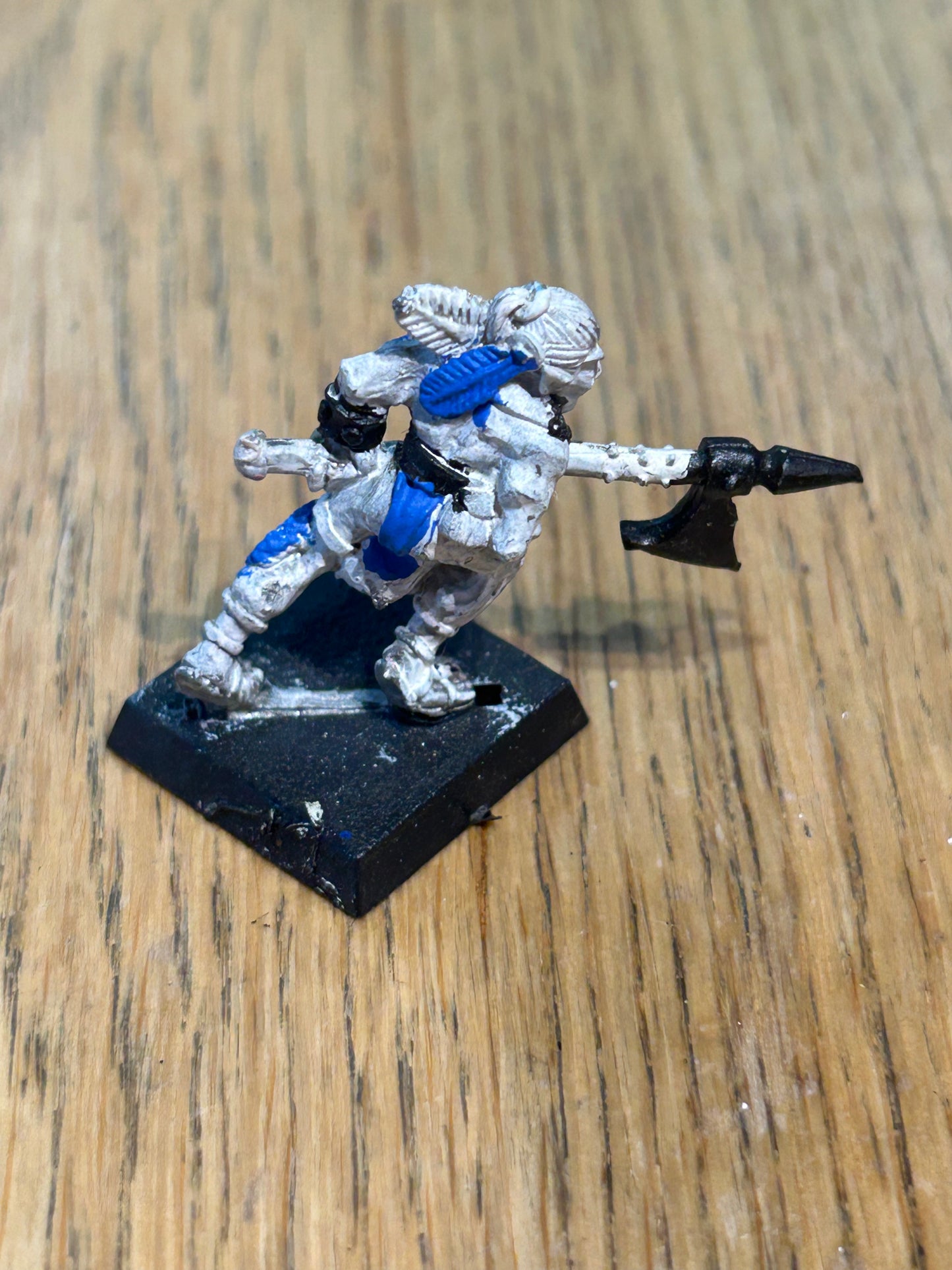 Warhammer Fantasy old world wood elf wardancer with halberd