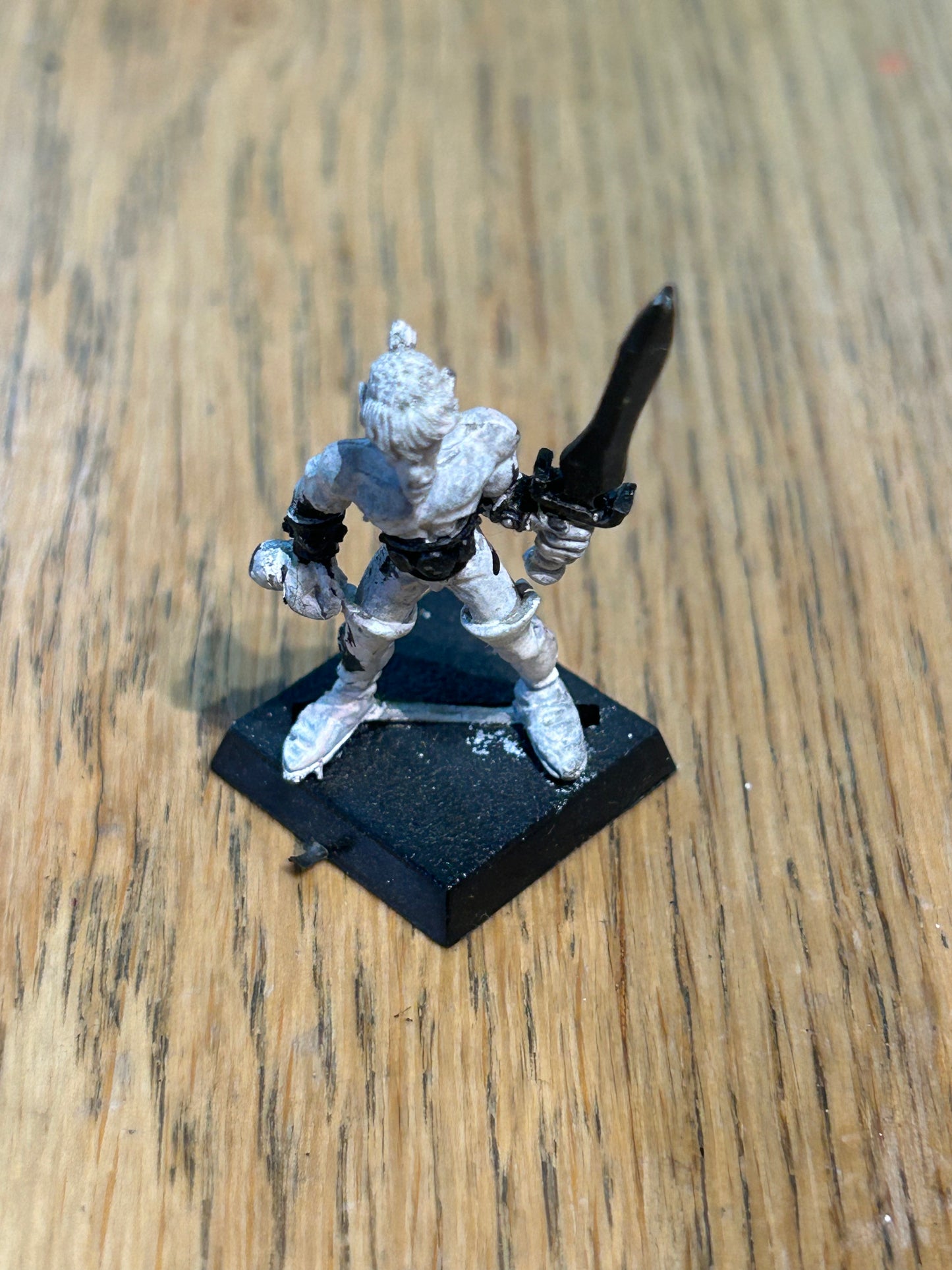 Warhammer Fantasy old world wood elf wardancer with sword