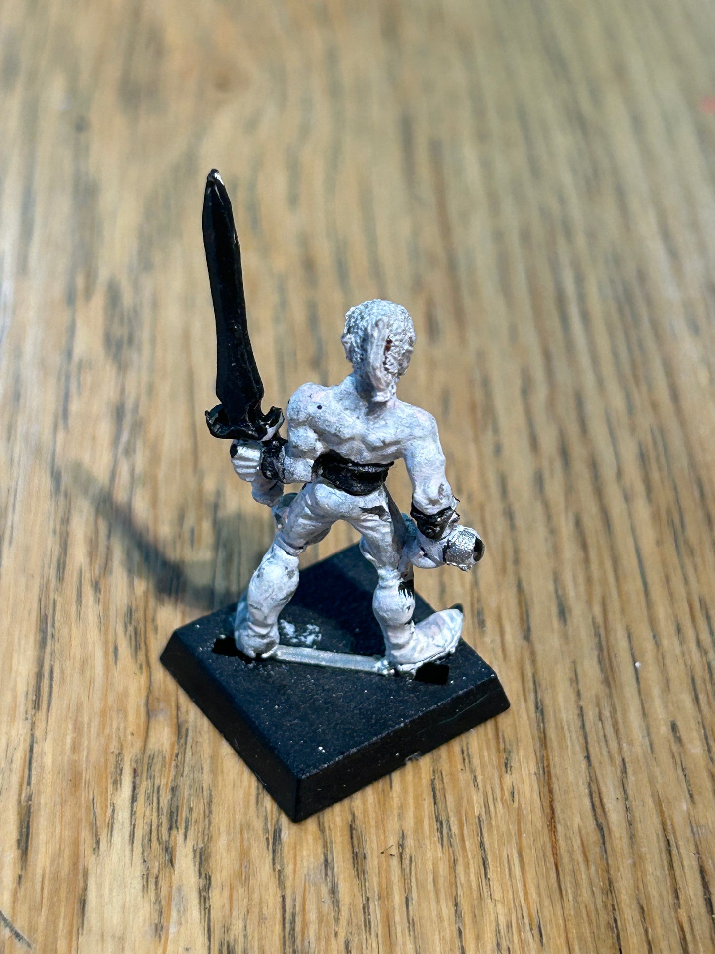 Warhammer Fantasy old world wood elf wardancer with sword
