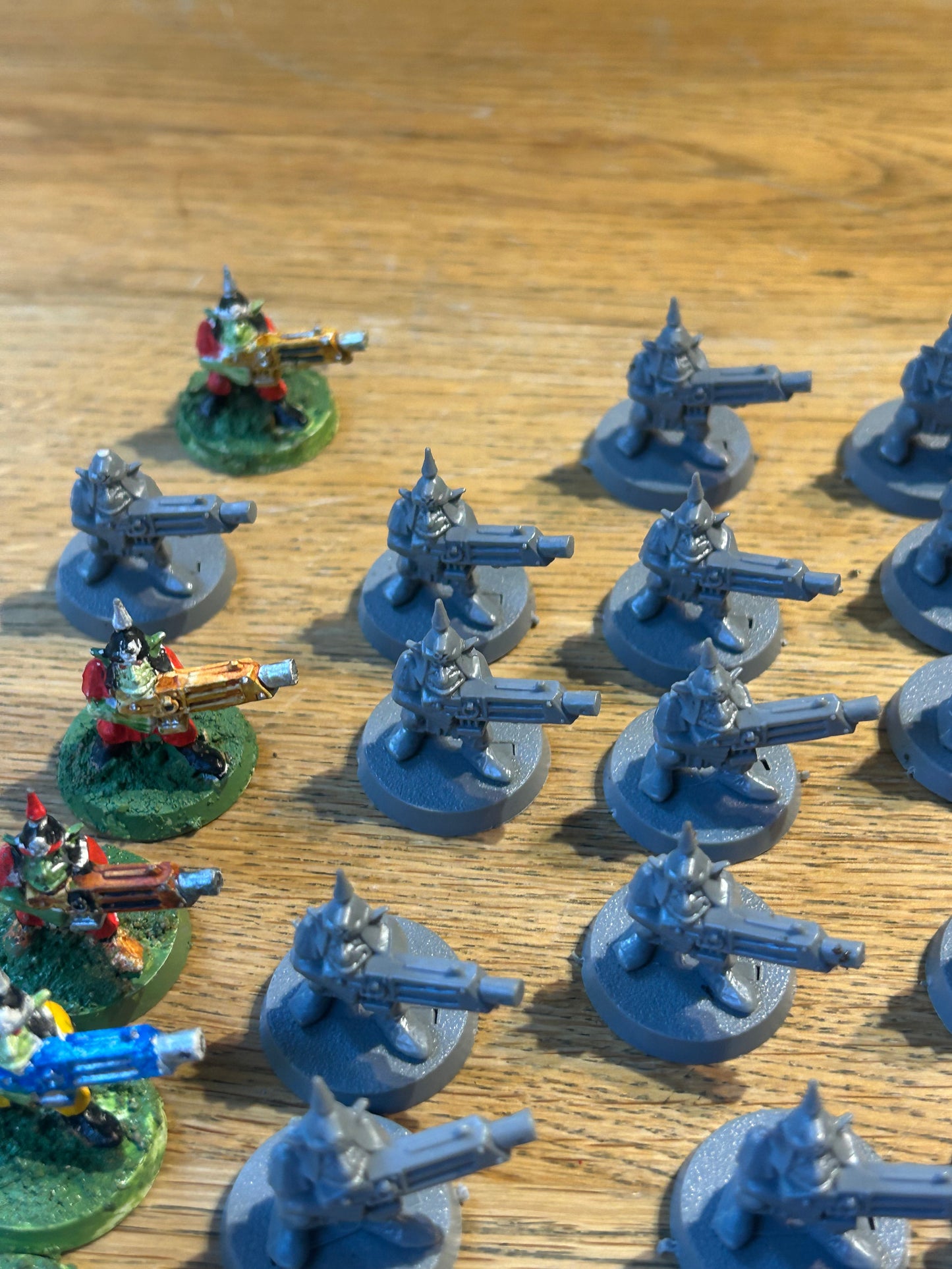 Warhammer 40k second edition plastic monopose Gretchin x39 (1 is broken, 2 are missing helmet spikes and 5 are painted poorly)