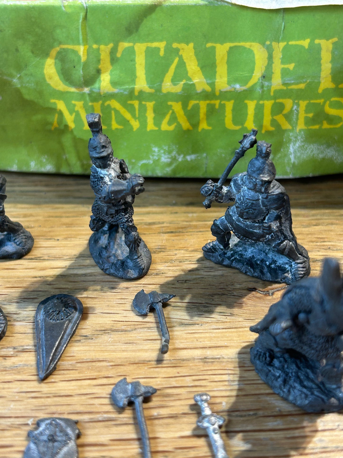 Citadel Games Workshop Goodly Knights of Law box incomplete with 5 figures, 5 weapons and 5 shields (2 of the models have some white bits which I believe is the start of lead rot but it doesn’t seem to have progressed).