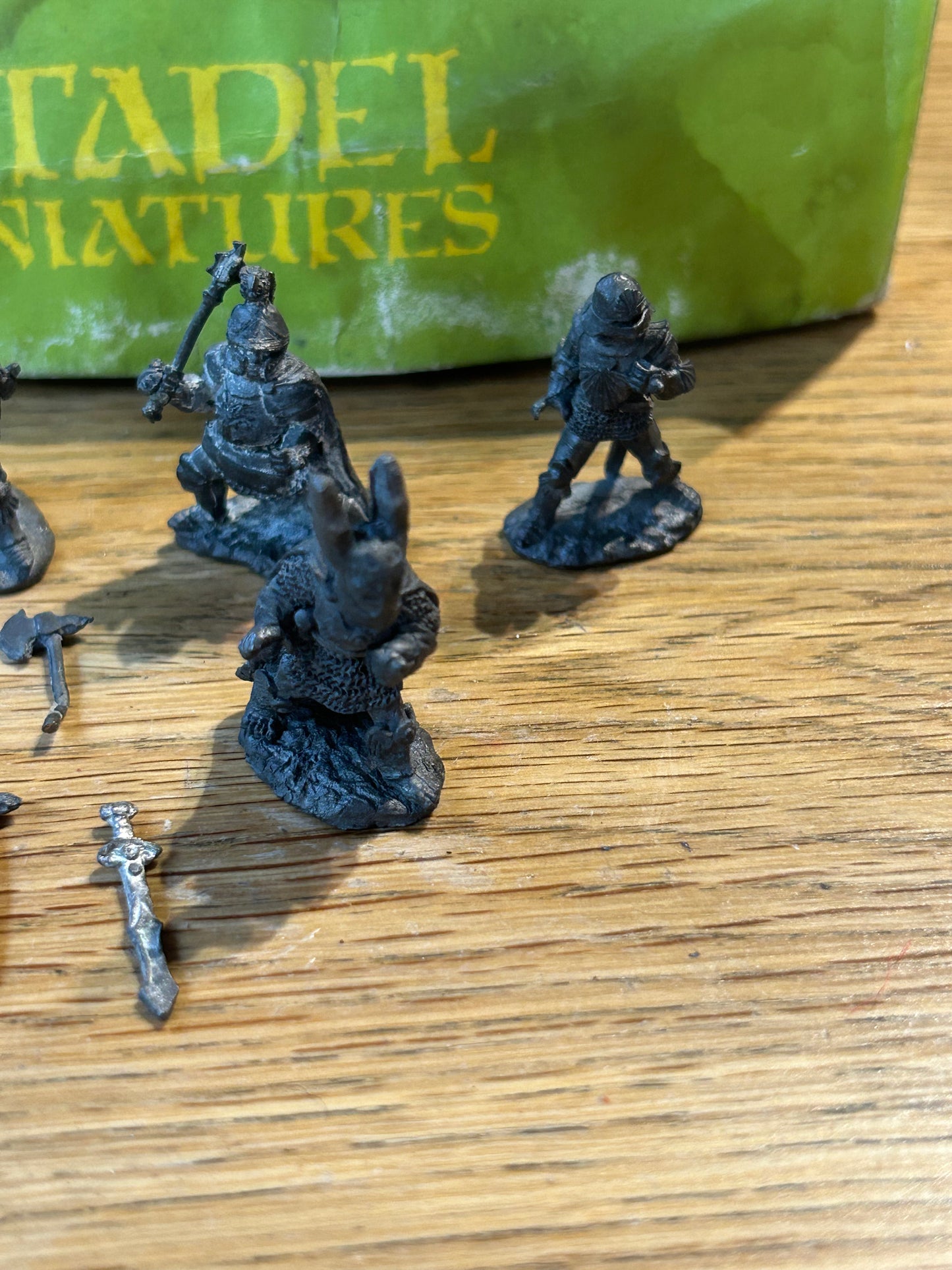 Citadel Games Workshop Goodly Knights of Law box incomplete with 5 figures, 5 weapons and 5 shields (2 of the models have some white bits which I believe is the start of lead rot but it doesn’t seem to have progressed).