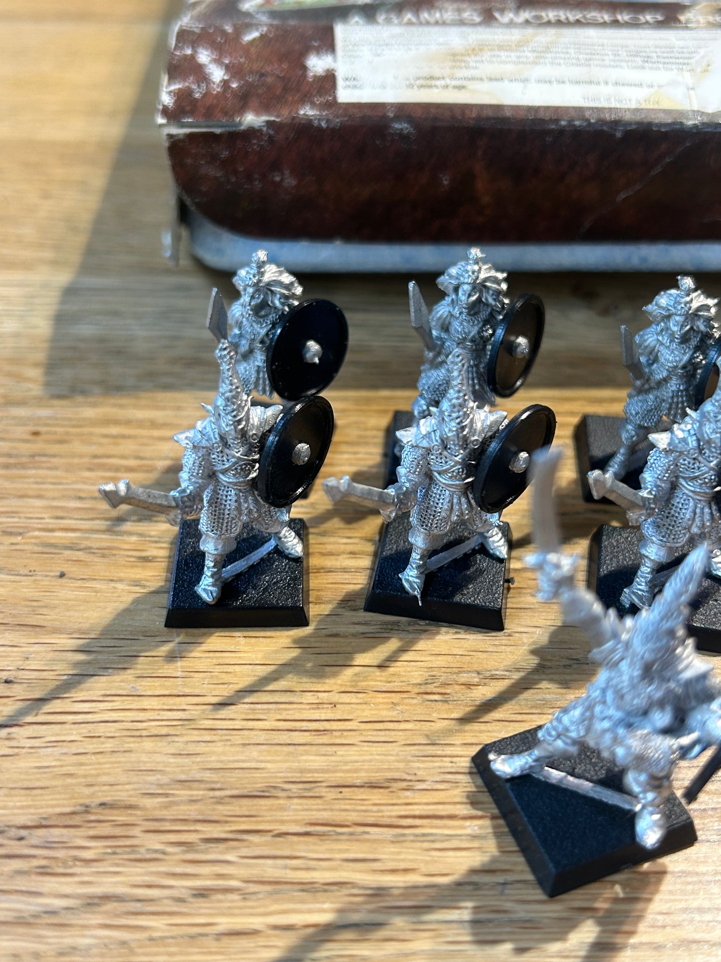 Games Workshop Warhammer Regiments Of Renown RR4 Mengil Manhide's Dark Elves (4 witch elves and 4 troopers and musician)