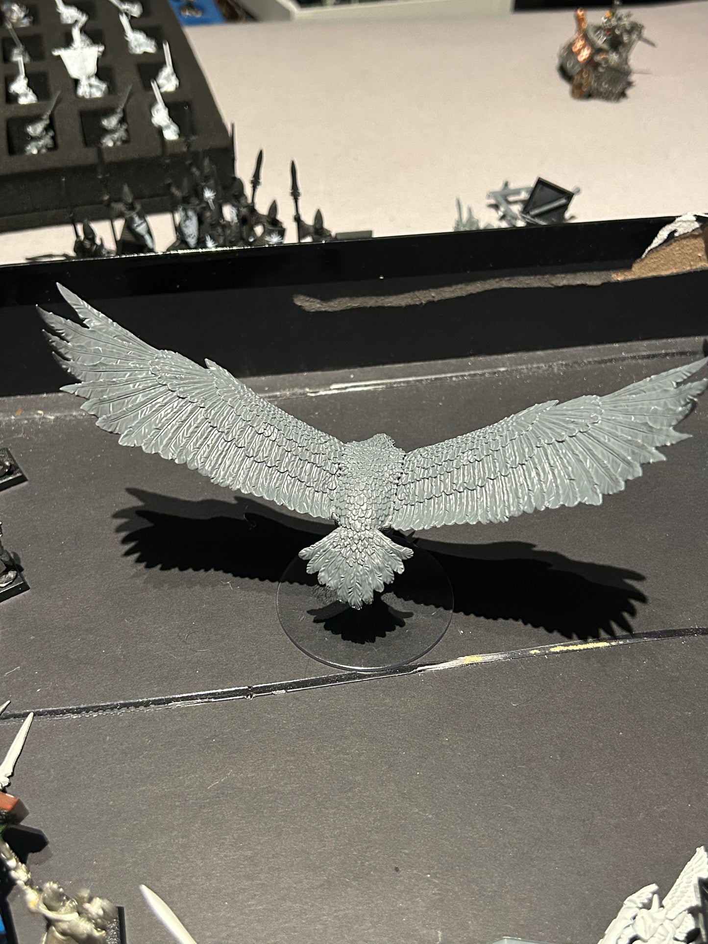 Warhammer fantasy wood elf or high elf giant eagle (missing a foot)