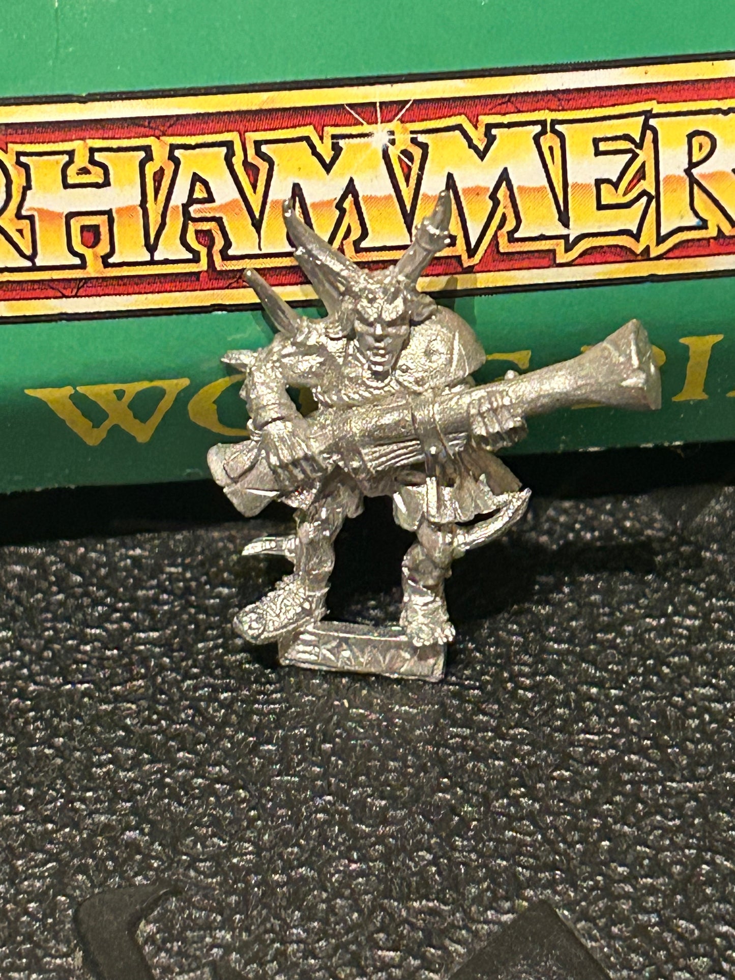 Necromunda 1996 Scavvies - Scavvy mutant with Spikes / Horns - Metal