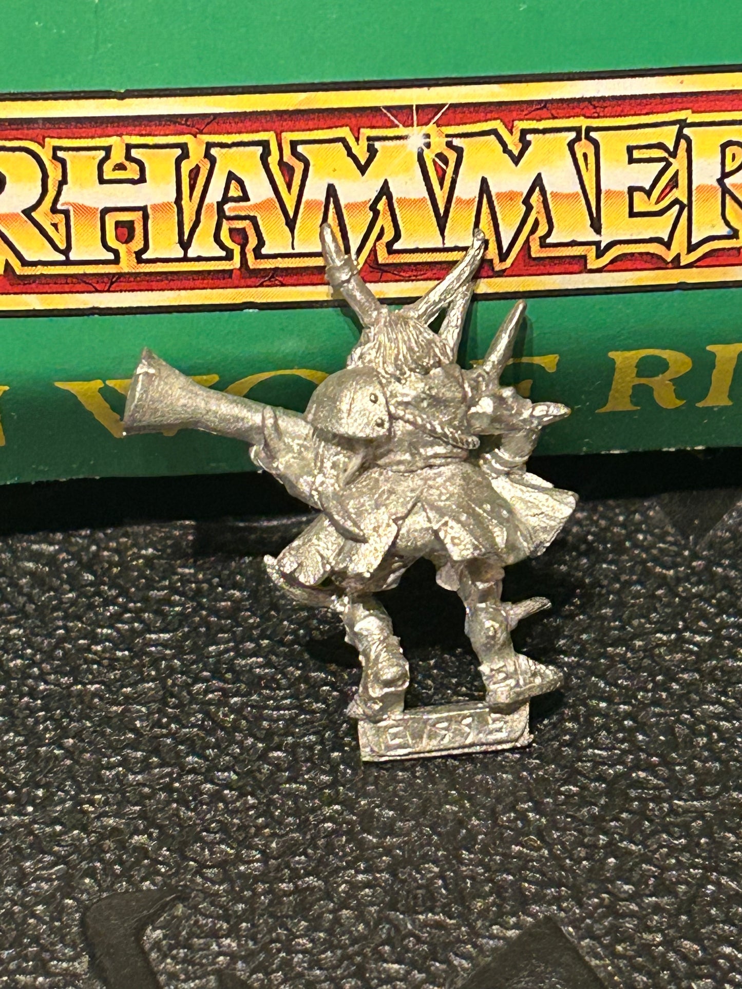 Necromunda 1996 Scavvies - Scavvy mutant with Spikes / Horns - Metal