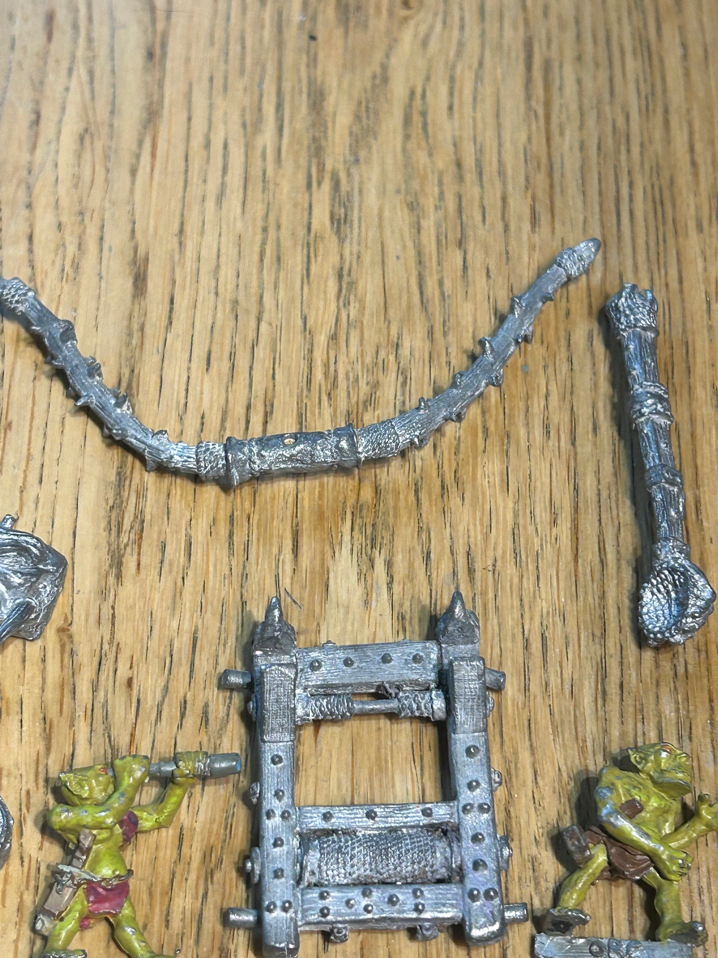 WARHAMMER FANTASY ORCS & GOBLINS GOBLINS WAR MACHINE CATAPULT MAN MANGLER