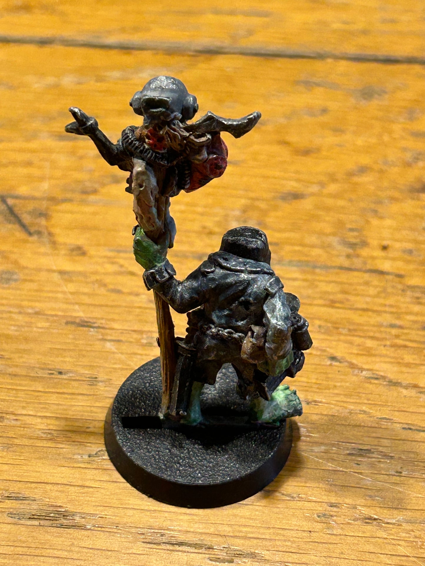 RT202 Space Ork Command Standard Bearer Ringlug Metal 40k Rogue Trader