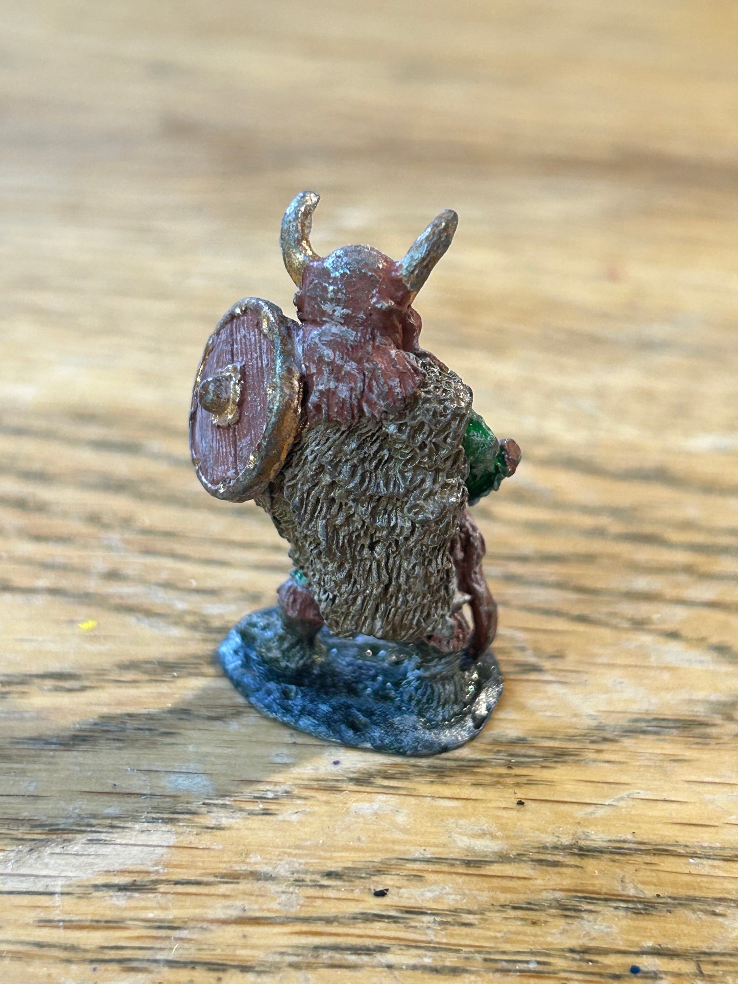 Citadel - Preslotta - Warhammer fantasy - C36 - Class Hobgoblin warrior with whip and shield - 1984
