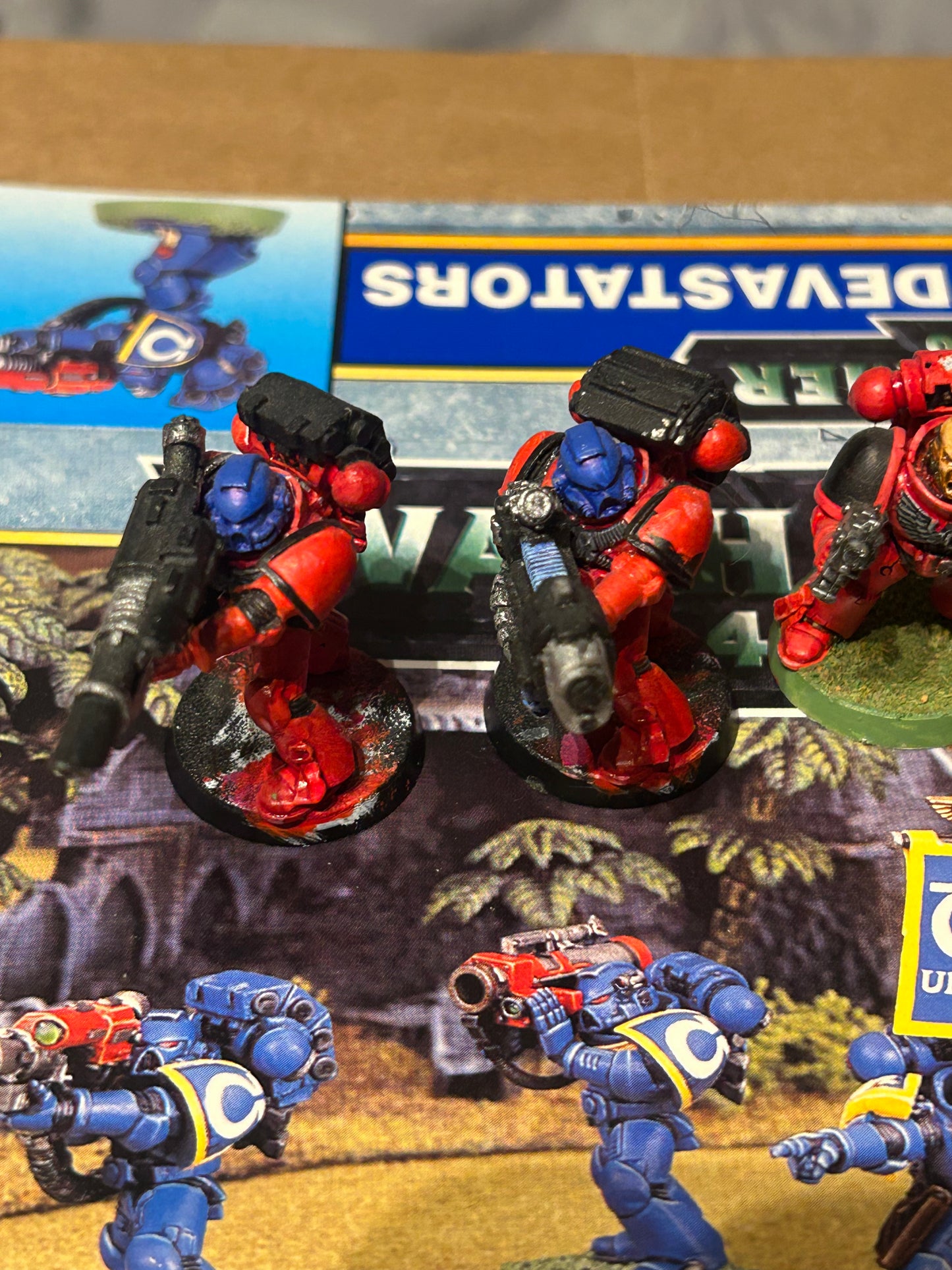Warhammer 40k space marine devastators squad (comes with card section of box, sergeant is missing banner)