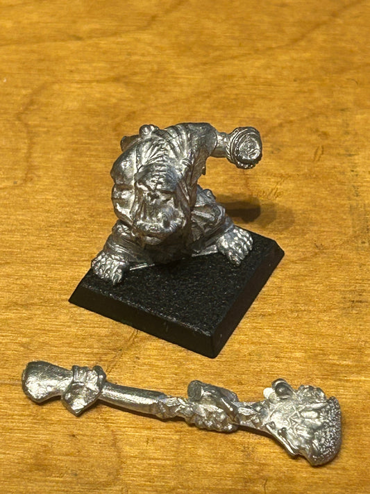 WARHAMMER FANTASY ORCS AND GOBLIN - NAZGOB SHAMAN (no knife)